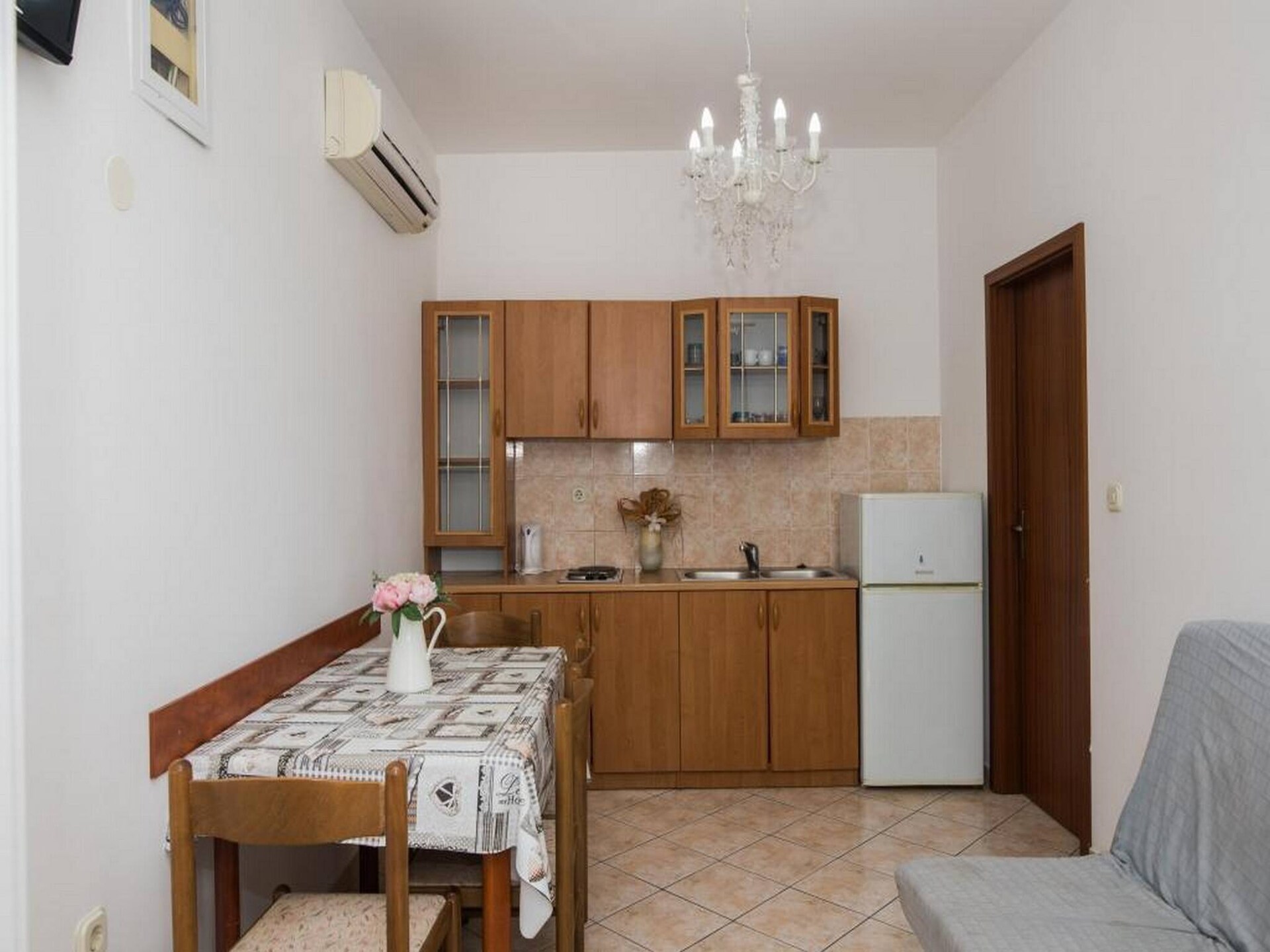 Licht appartement in Šibenik-Brodarica op 210m van het strand - foto 6