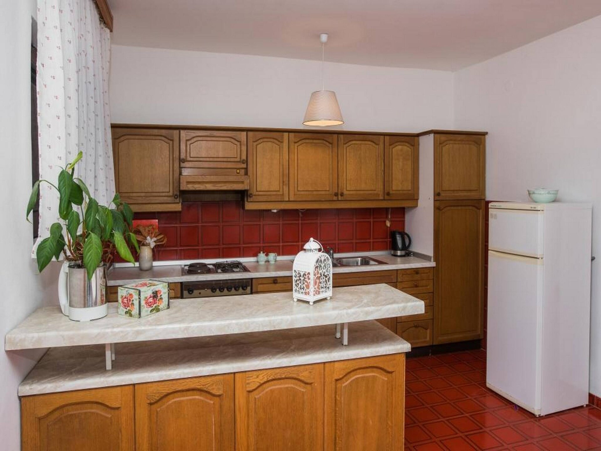 Ruim 8-persoons appartement op de eerste verdieping, vlakbij zee in Brodarica - foto 10