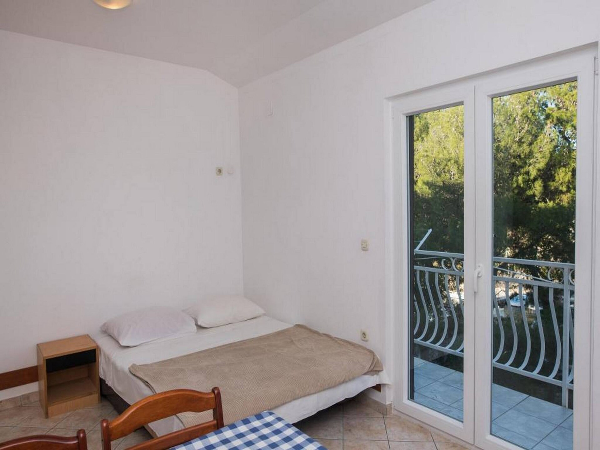 Knus appartement aan zee in Brodarica met balkon en airco - foto 7