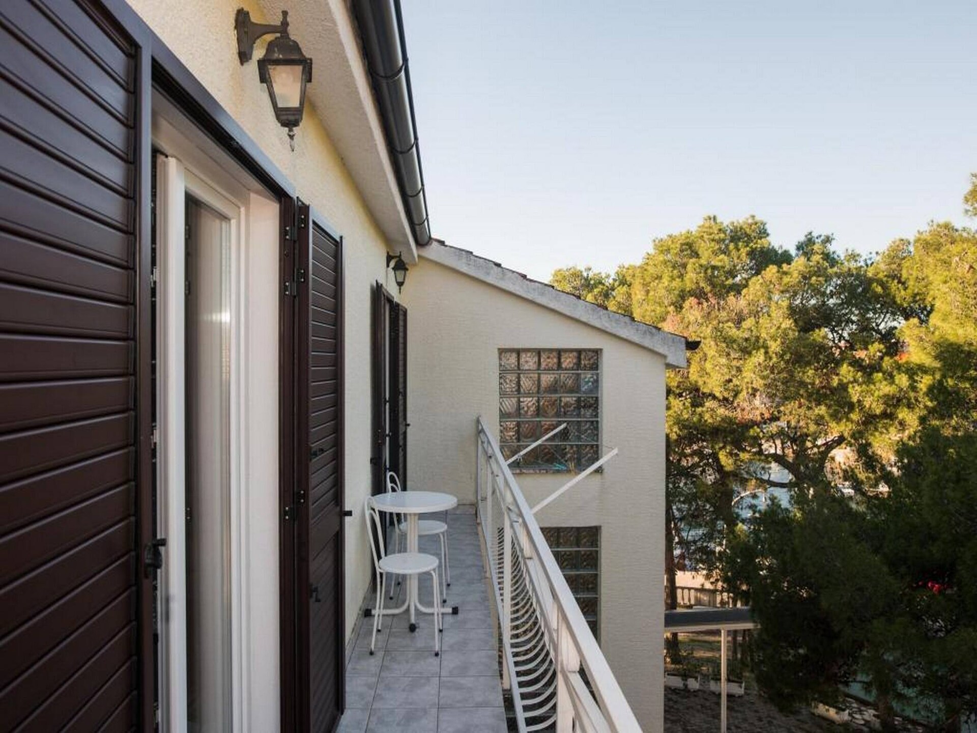 Knus appartement aan zee in Brodarica met balkon en airco - foto 10