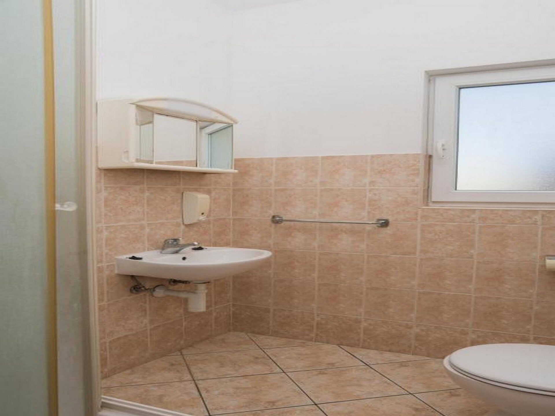 Knus appartement aan zee in Brodarica met balkon en airco - foto 8