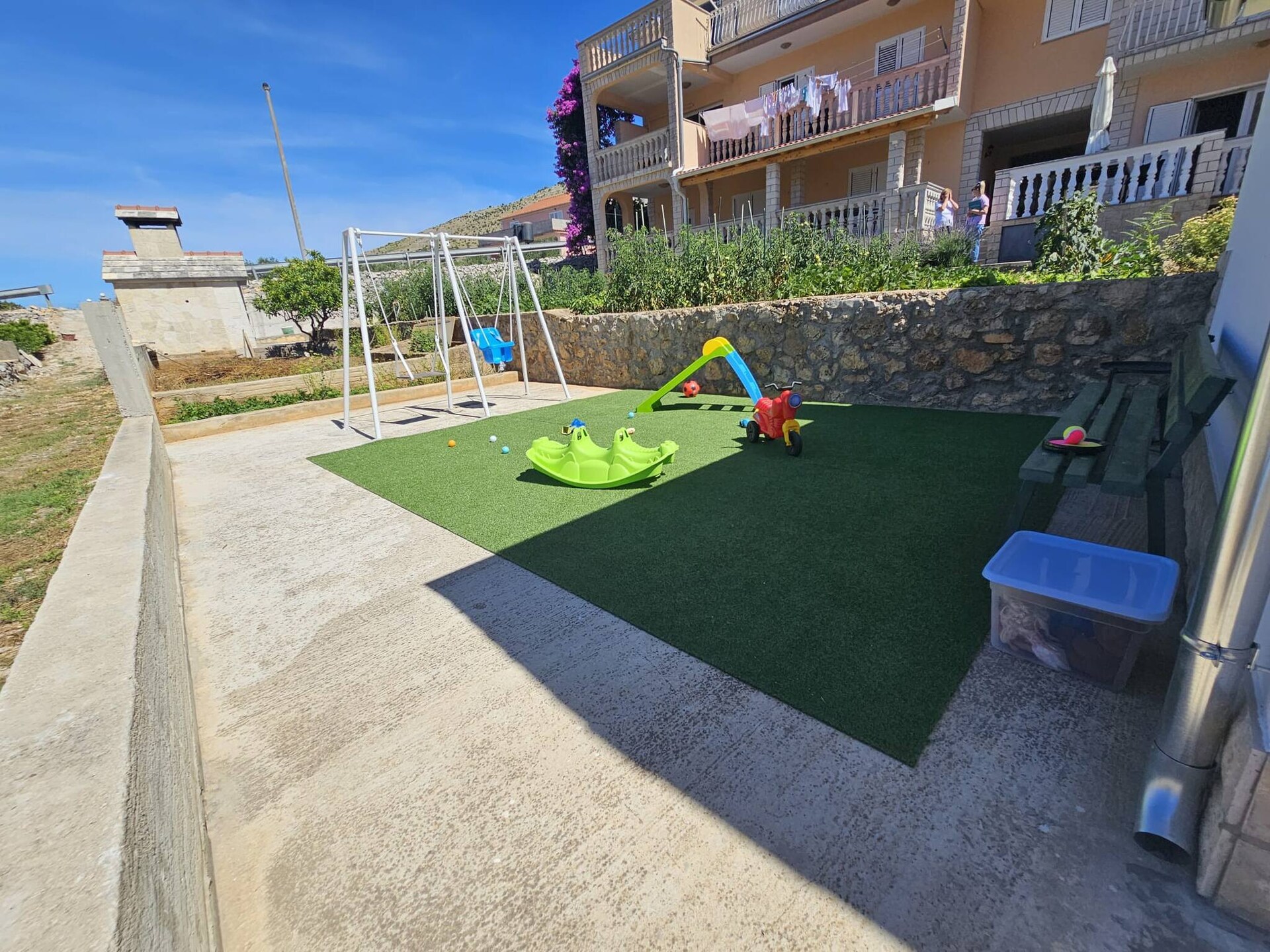 Knusse studio voor 3 bij zee in Grebaštica met tuin en BBQ - foto 13