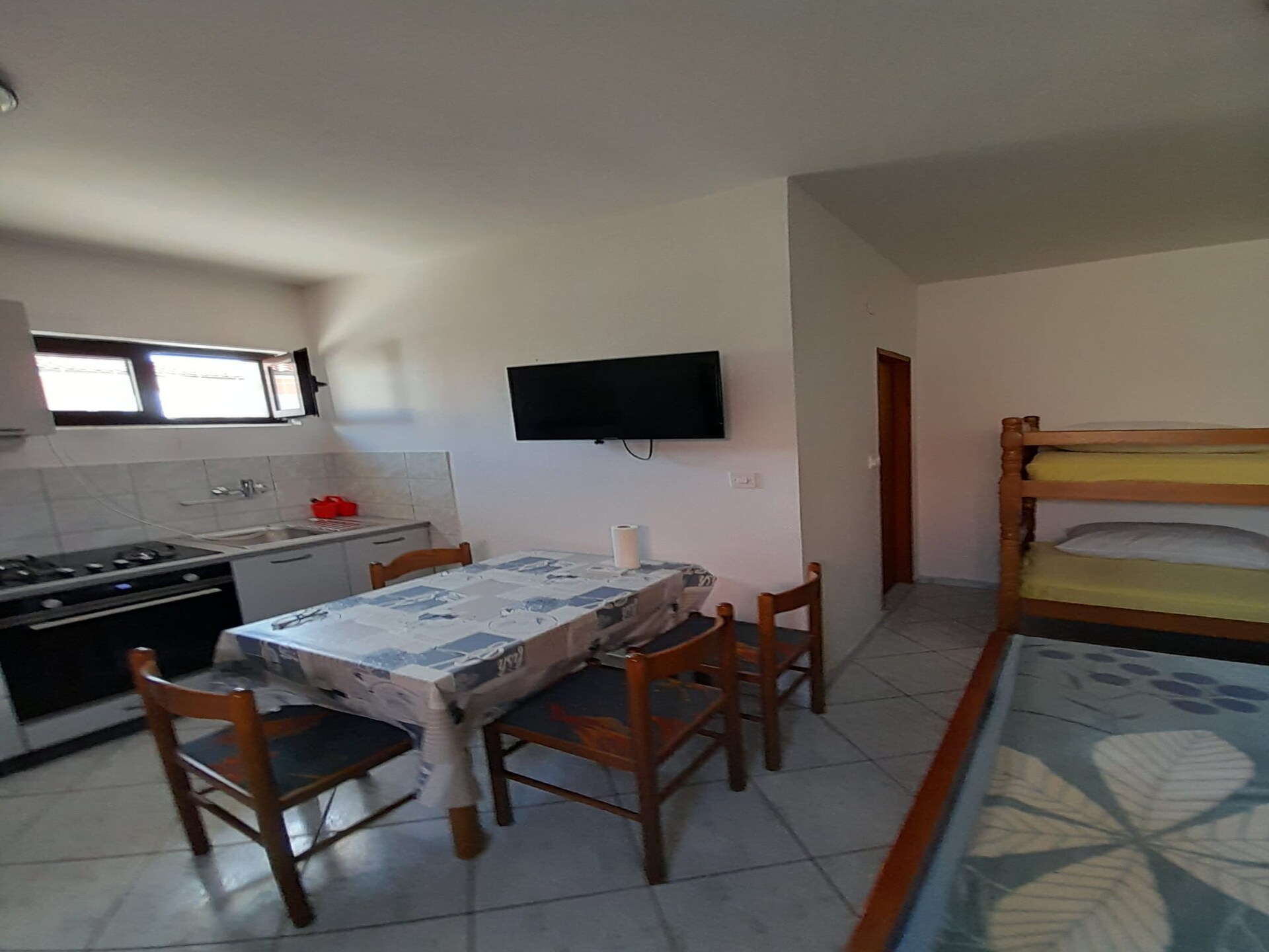 Knusse studio aan zee in Dinjiška – strand op 10 meter - foto 3