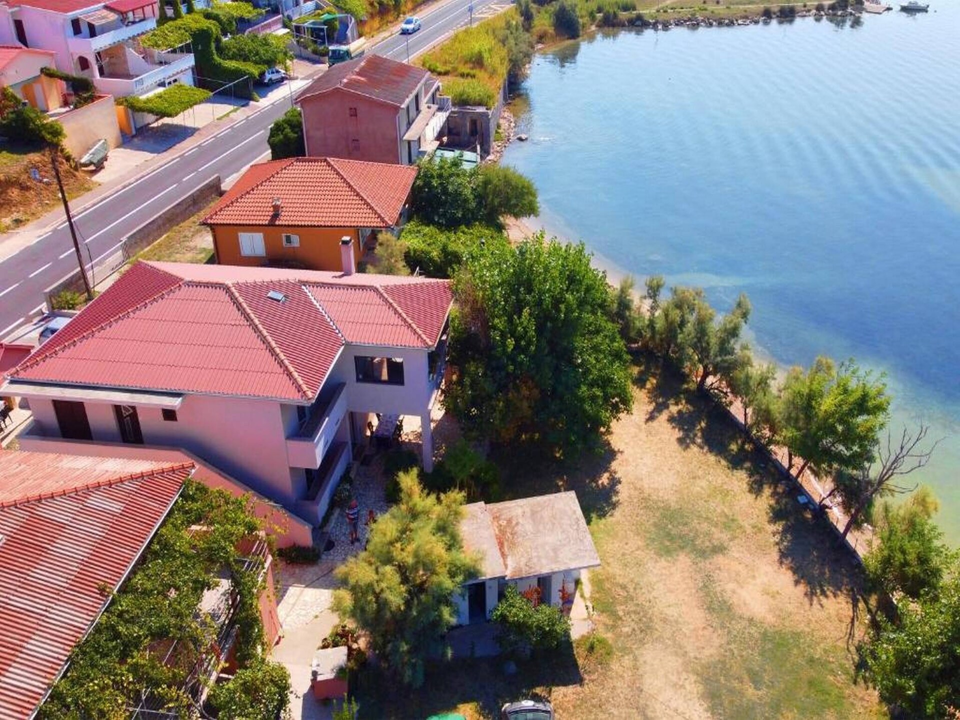 Knusse studio aan zee in Dinjiška – strand op 10 meter - foto 13