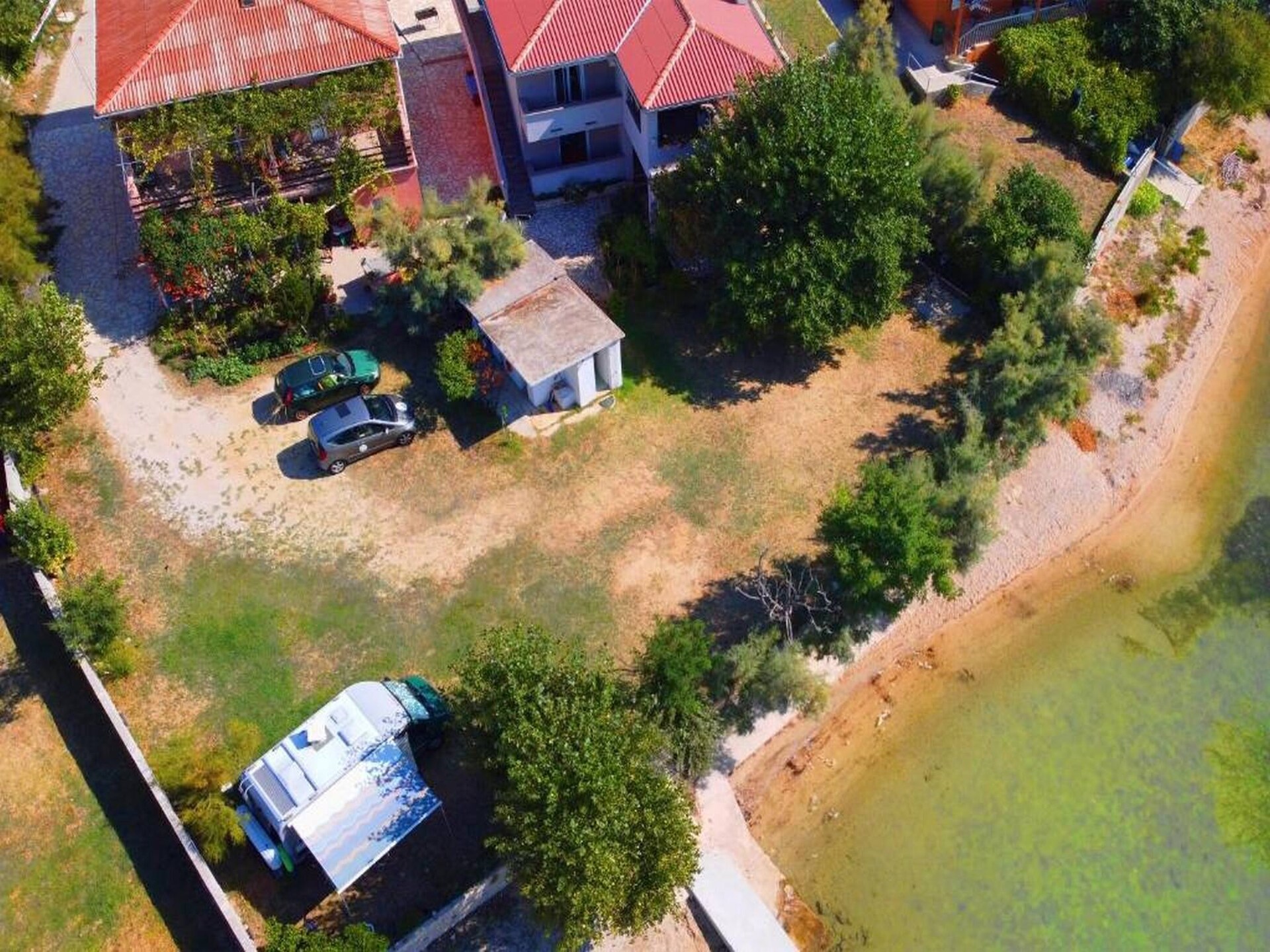 Knusse studio aan zee in Dinjiška – strand op 10 meter - foto 14