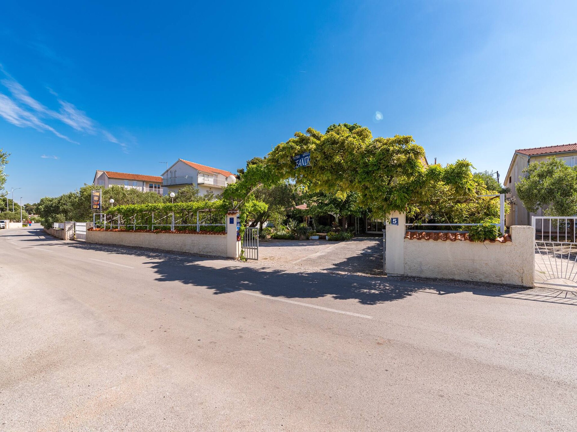 5-persoons appartement in Šibenik-Brodarica op 600m van het strand - foto 24