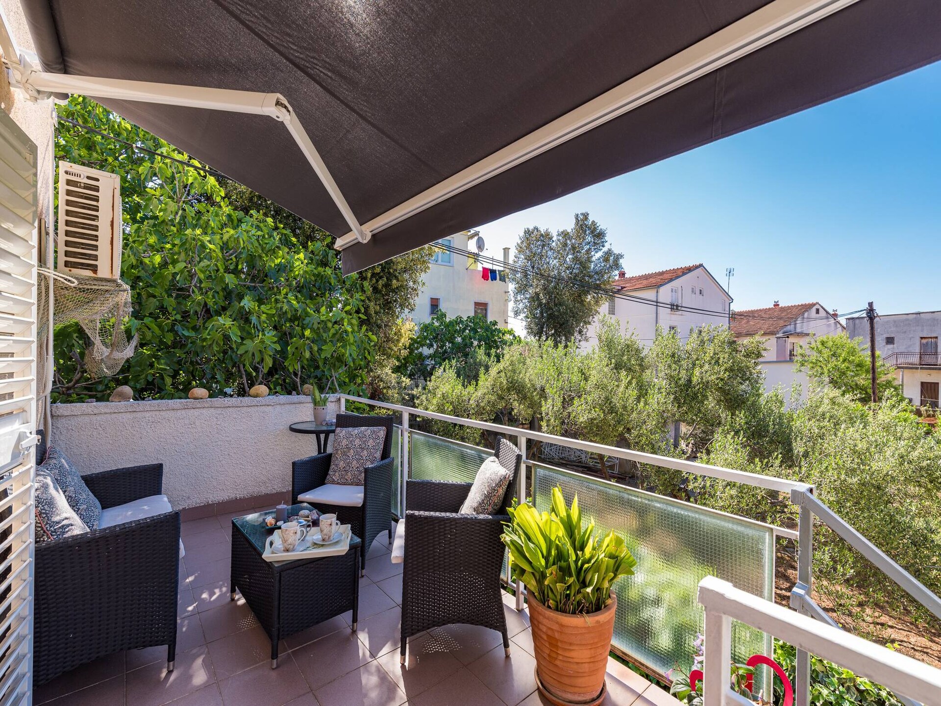 Knus appartement voor 3 aan de kust bij Šibenik met tuin en WiFi - foto 5