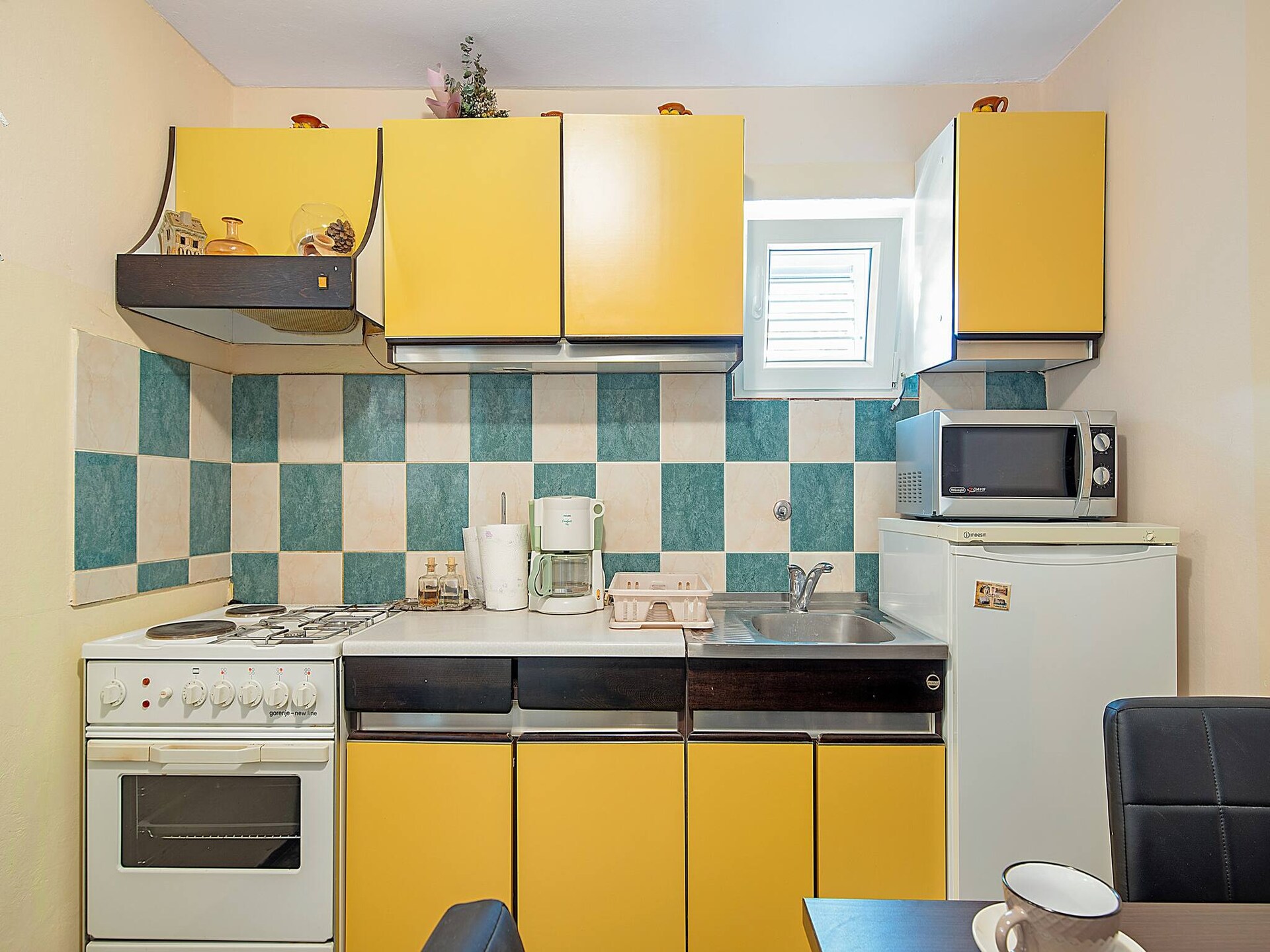 Knus appartement voor 3 aan de kust bij Šibenik met tuin en WiFi - foto 3