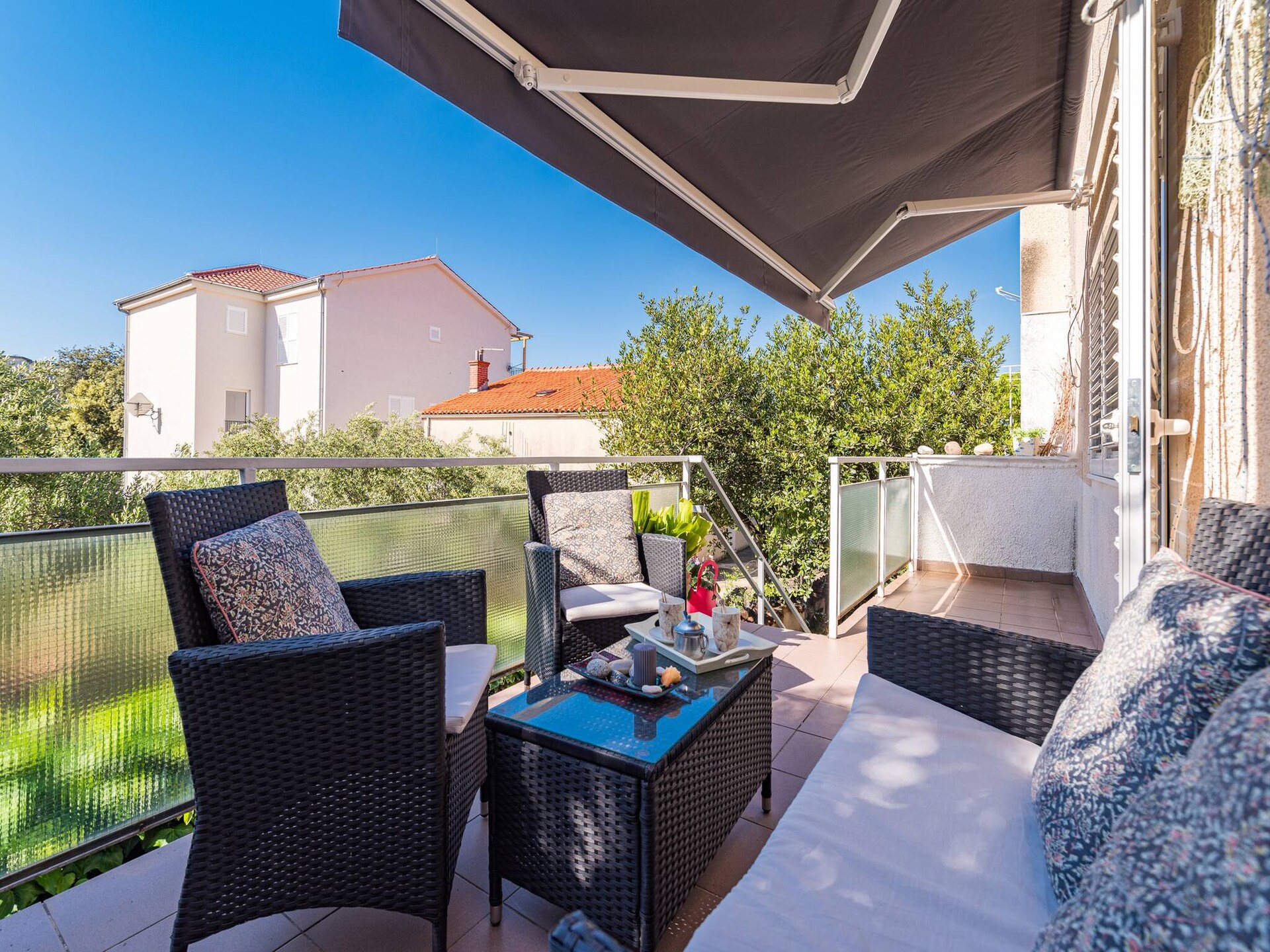 Knus appartement voor 3 aan de kust bij Šibenik met tuin en WiFi - foto 12