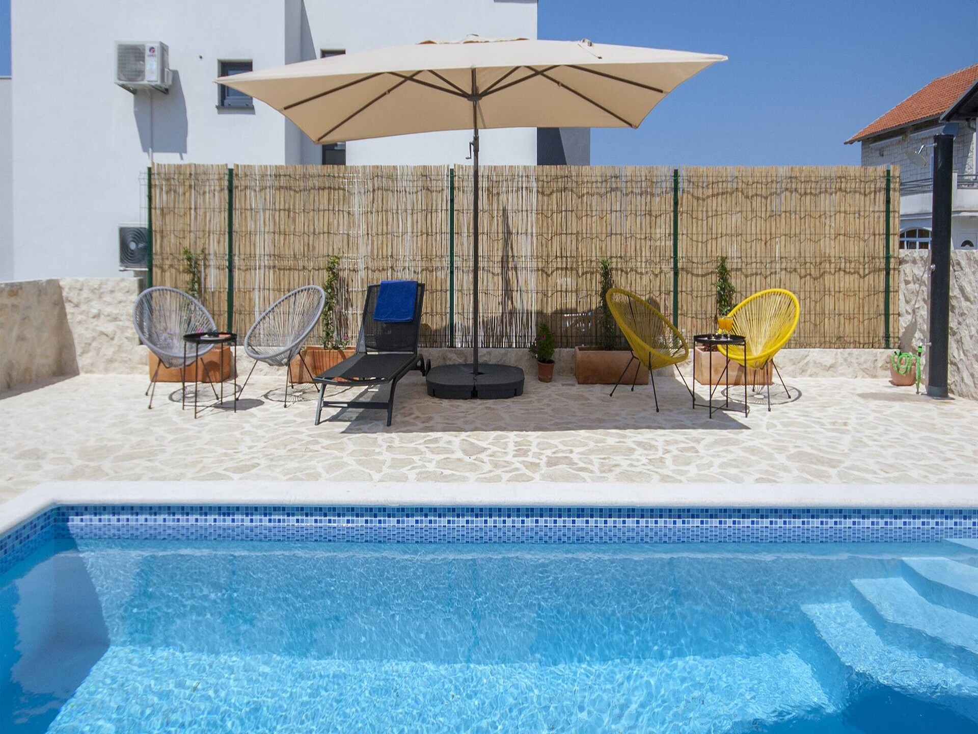 Op 850 m van het strand: Modern appartement in Šibenik-Brodarica - foto 2