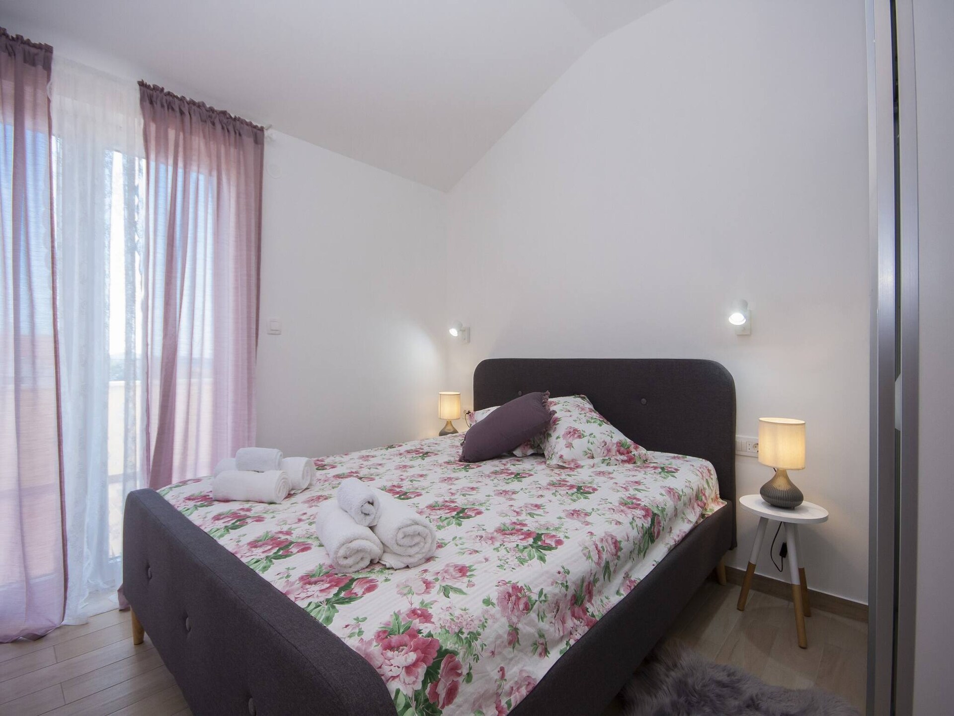 Op 850 m van het strand: Modern appartement in Šibenik-Brodarica - foto 5