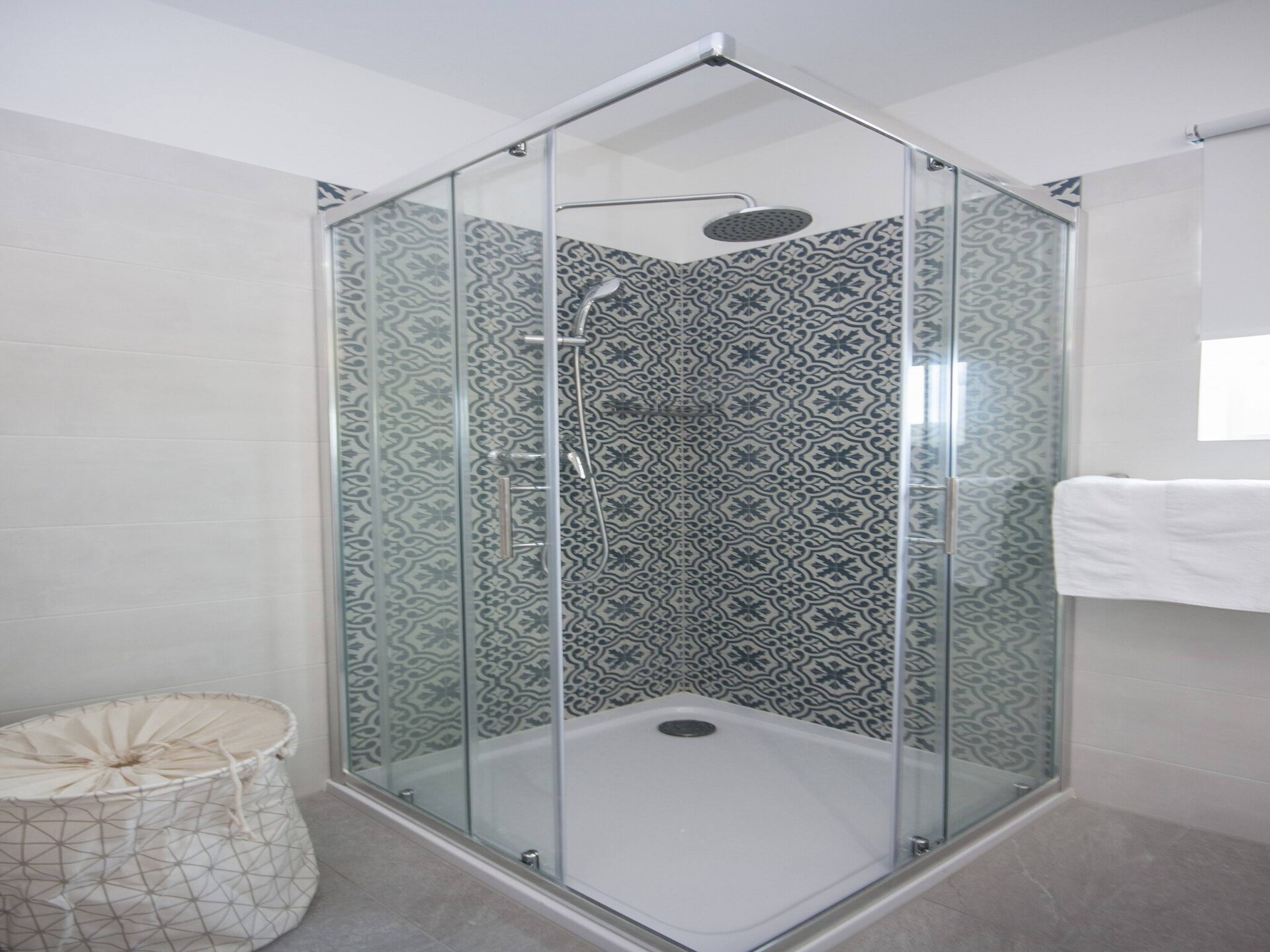 Op 850 m van het strand: Modern appartement in Šibenik-Brodarica - foto 17
