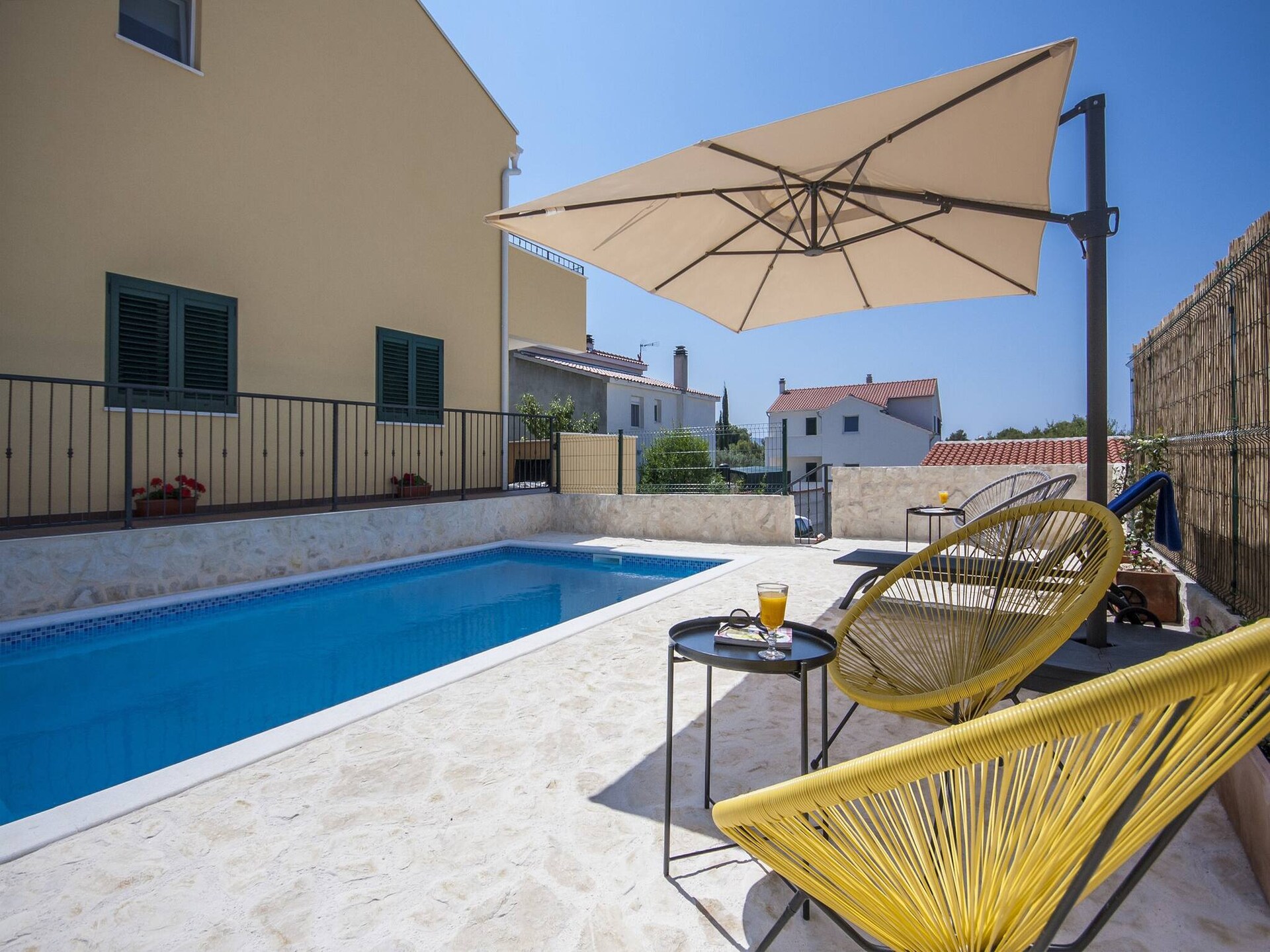 Op 850 m van het strand: Modern appartement in Šibenik-Brodarica - foto 8