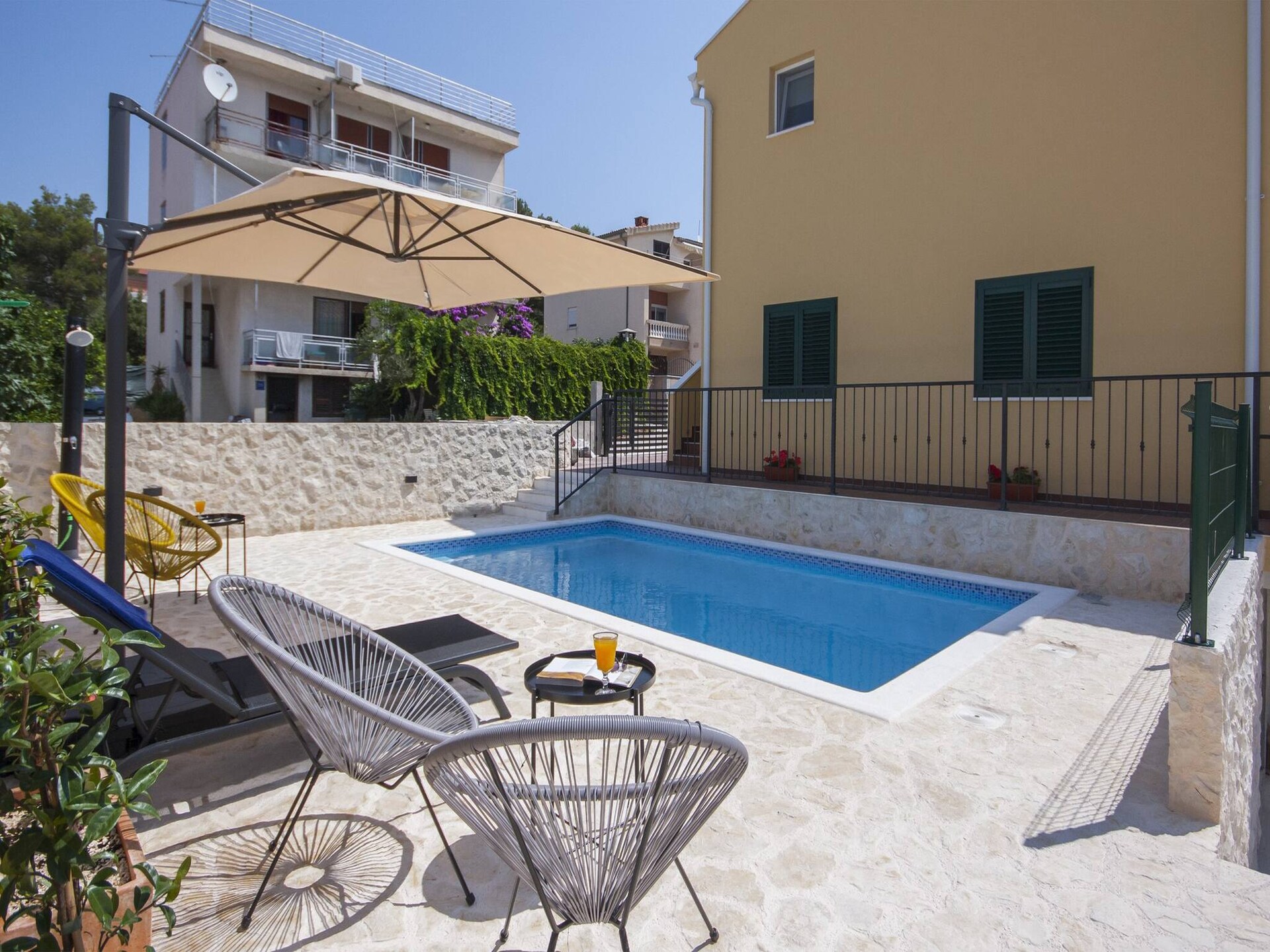 Op 850 m van het strand: Modern appartement in Šibenik-Brodarica - foto 9
