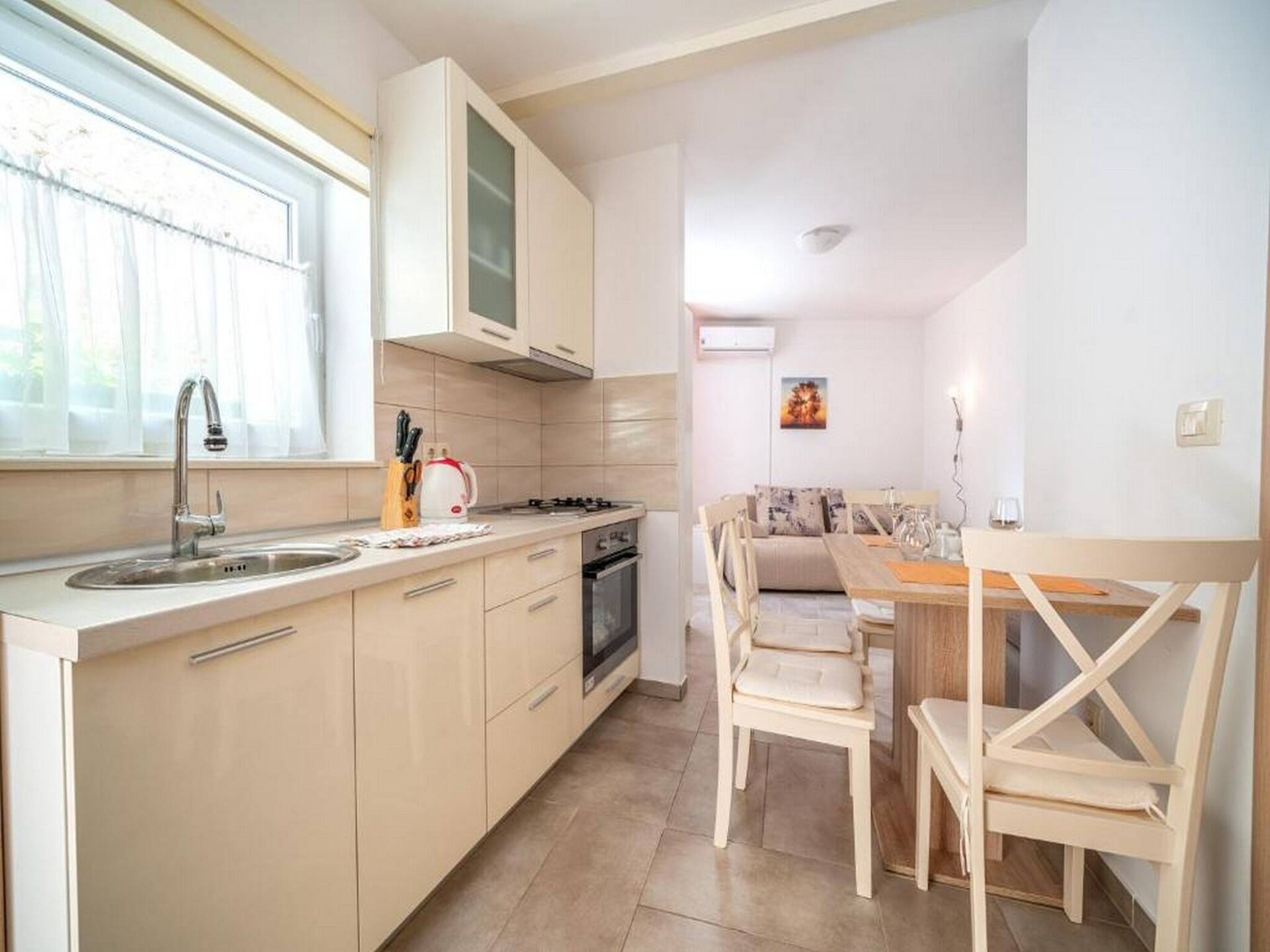 Knus studio-appartement in Vodice, vlak bij strand en centrum - foto 3