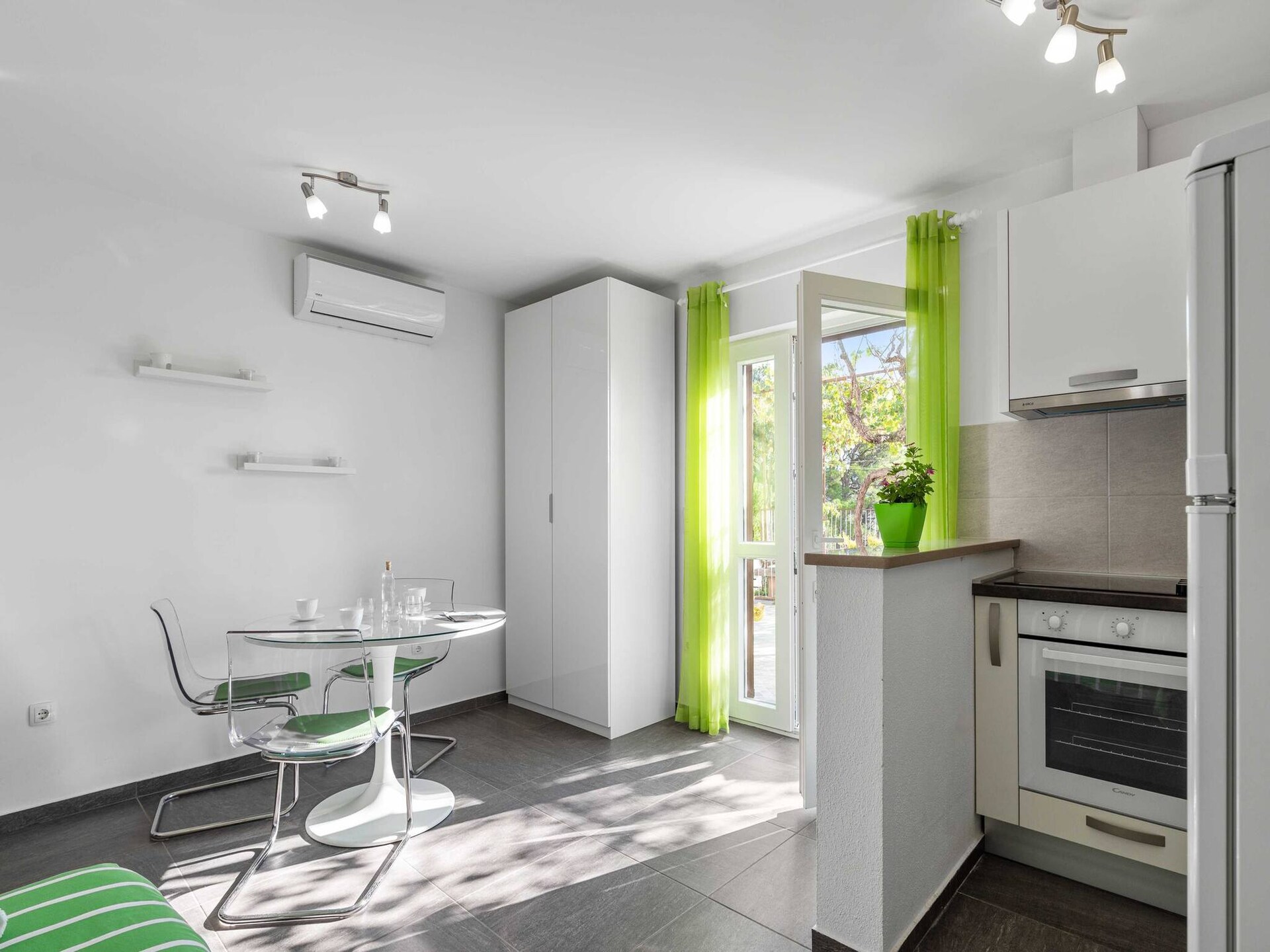 Studio Apartment Sekula: rustig verblijf in Bilice, 6km van zee - foto 7