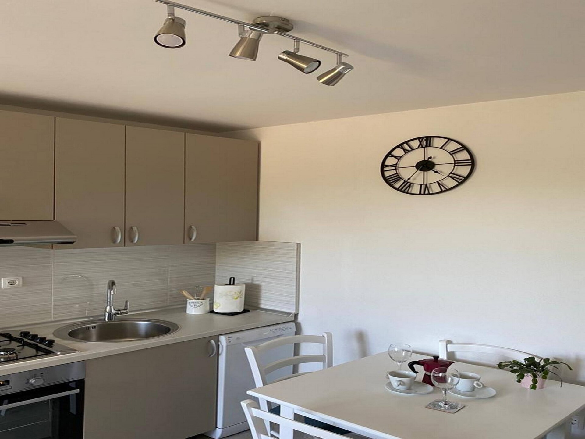 Knus appartement met tuin en BBQ nabij Nationaal Park Krka - foto 10