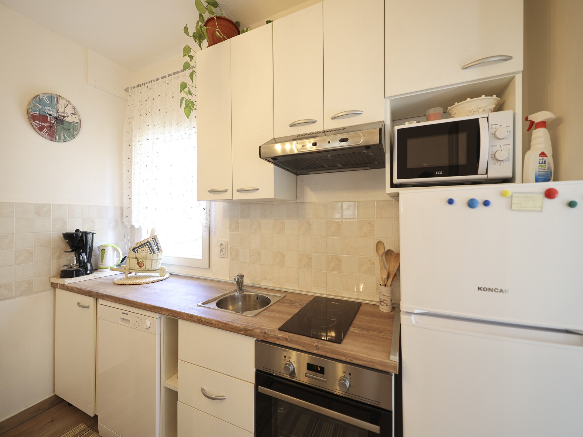 Appartement Rustica: 2-slaapkamer oase met tuin en BBQ nabij strand Zadar - foto 4