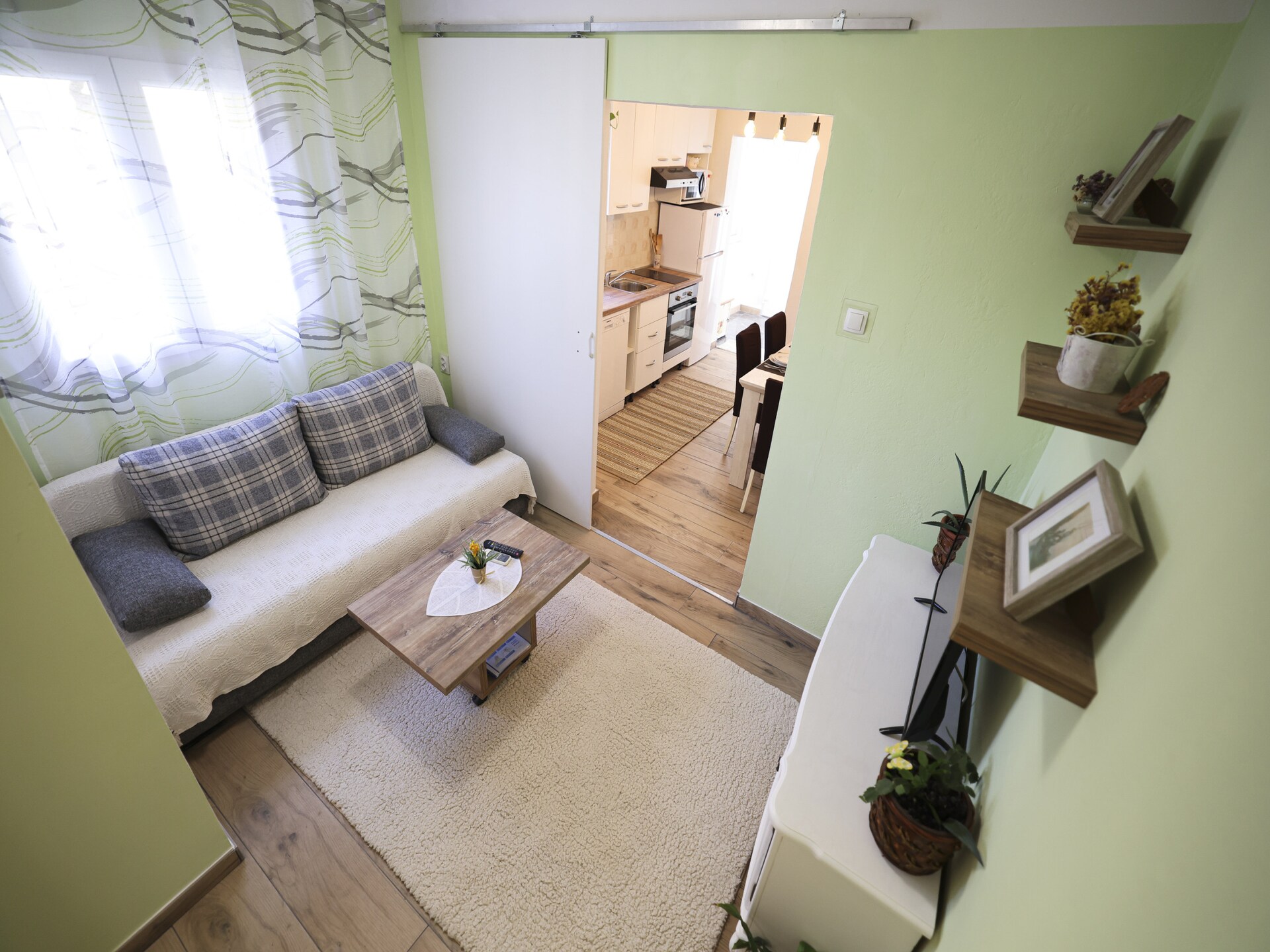 Appartement Rustica: 2-slaapkamer oase met tuin en BBQ nabij strand Zadar - foto 10