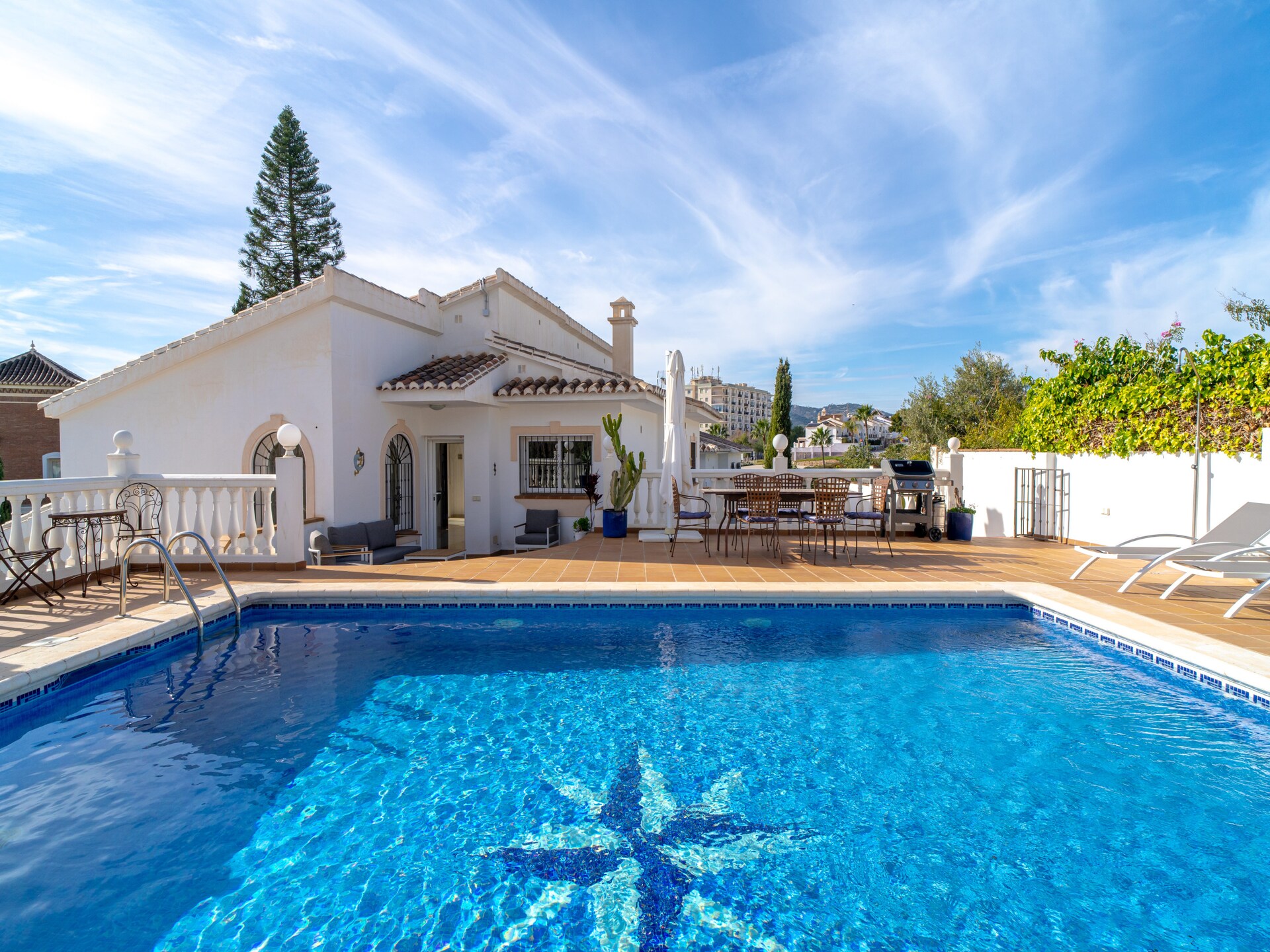 Ruime Villa Grande Luxe met privézwembad aan de golfbaan in Nerja - foto 1