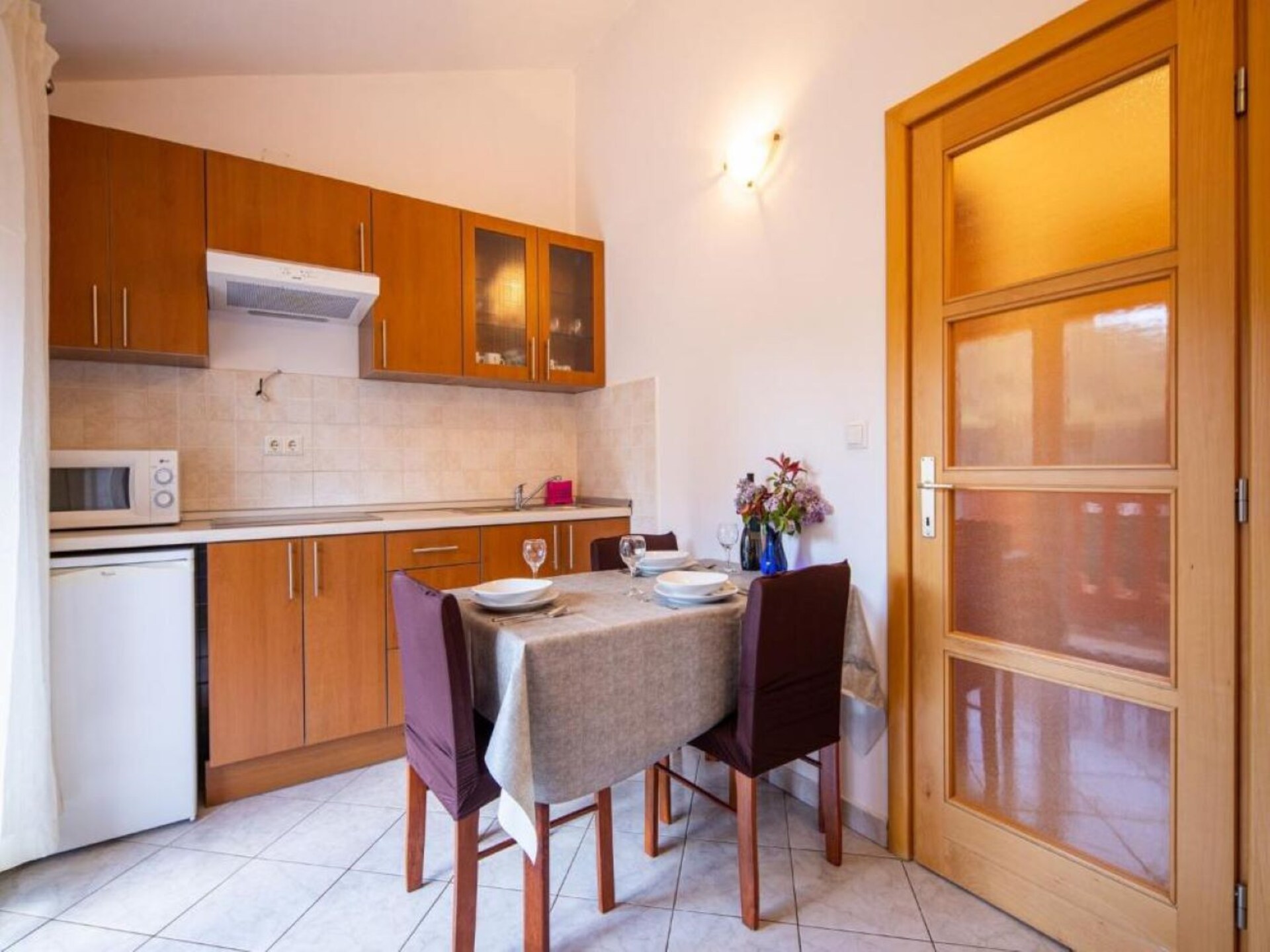 Knus appartement aan zee op Pašman met tuin en BBQ, vlakbij strand - foto 3
