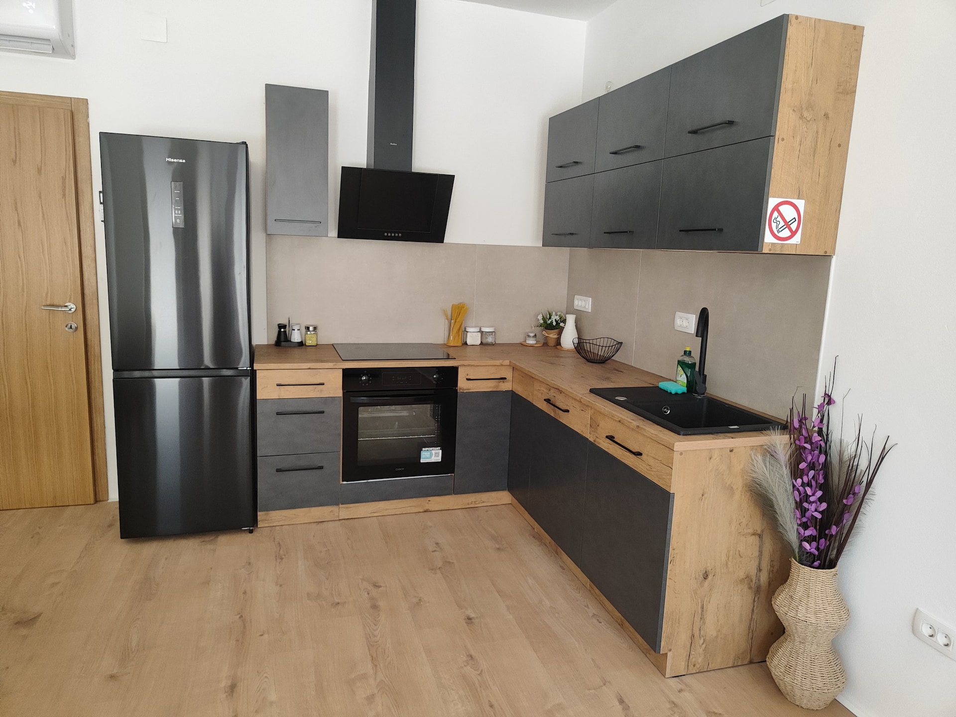 Knus appartement op 100 meter van zee in Karlobag - foto 4