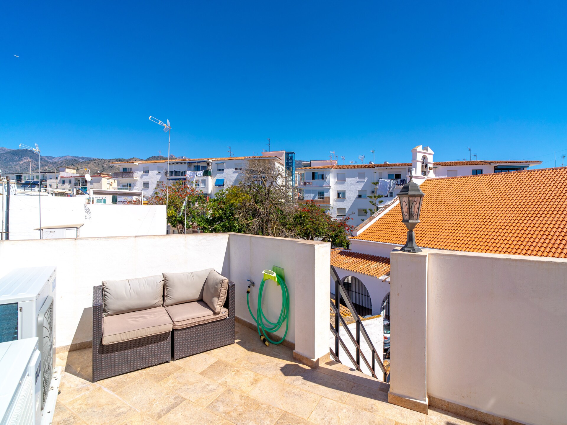 Vrijstaand vakantiehuis met uitzicht op zee en gemeenschappelijk zwembad in Nerja - foto 30