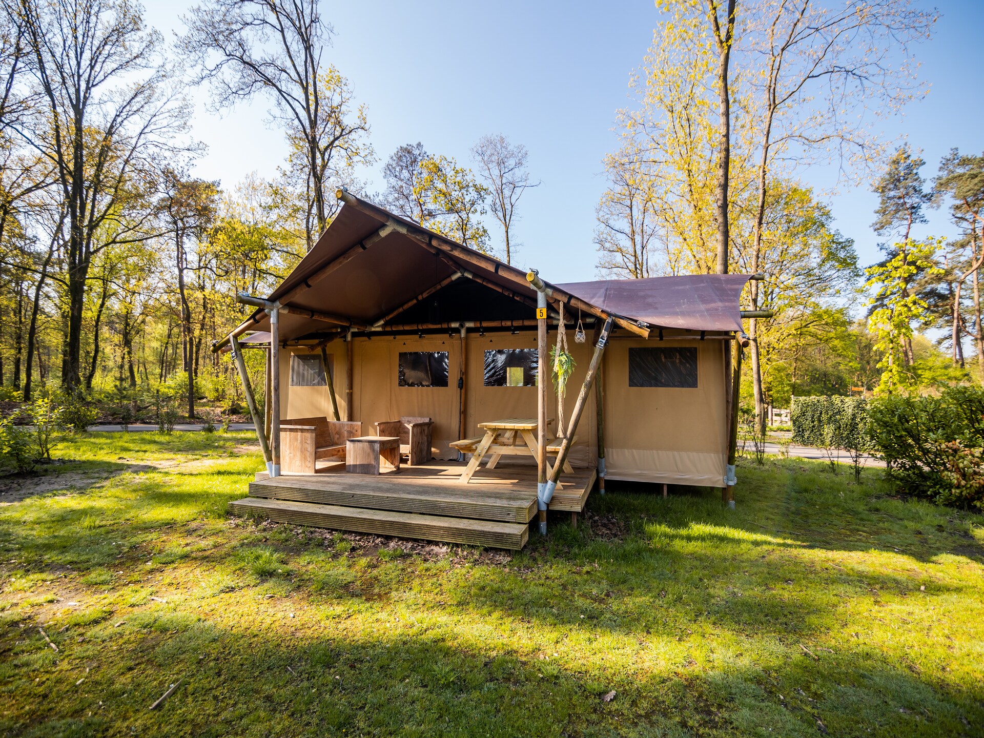 Luxe Safaritent met pelletkachel op groen vakantiepark in Markelo - foto 21
