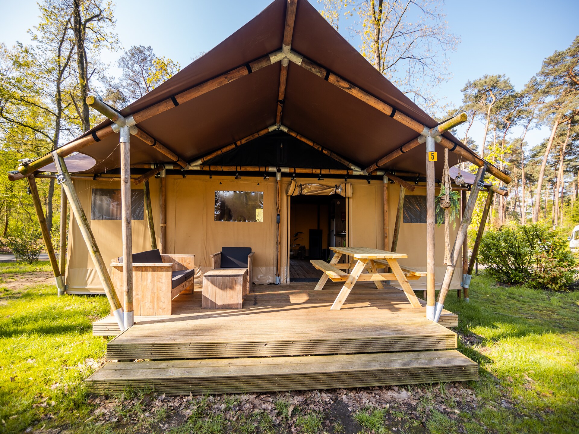 Luxe Safaritent met pelletkachel op groen vakantiepark in Markelo - foto 19