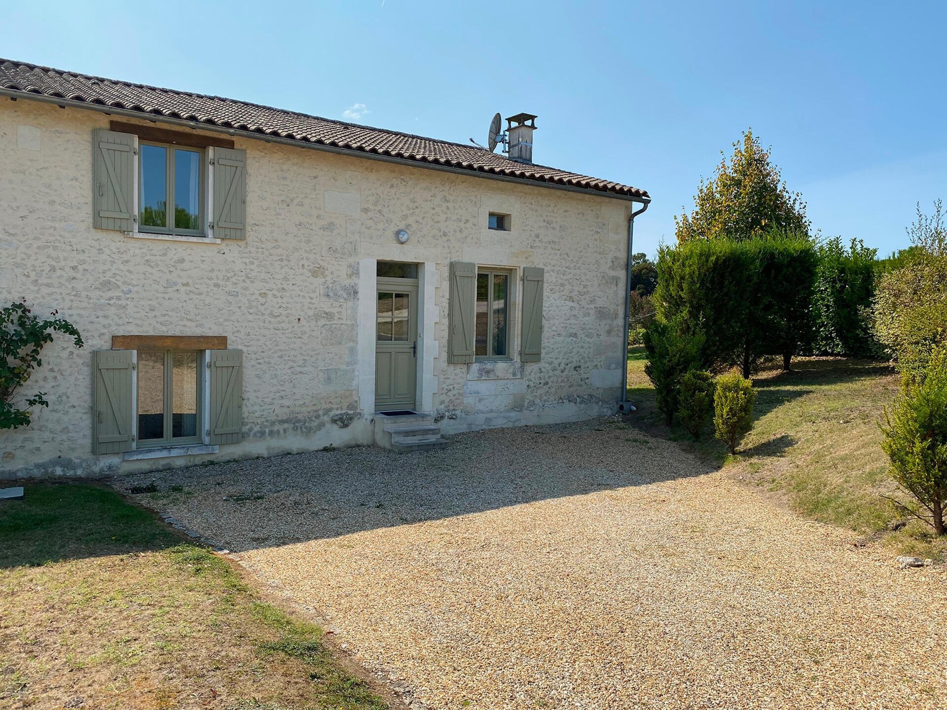 Vrijstaande villa voor 8 personen met privézwembad aan de golfbaan in Chalais - foto 2