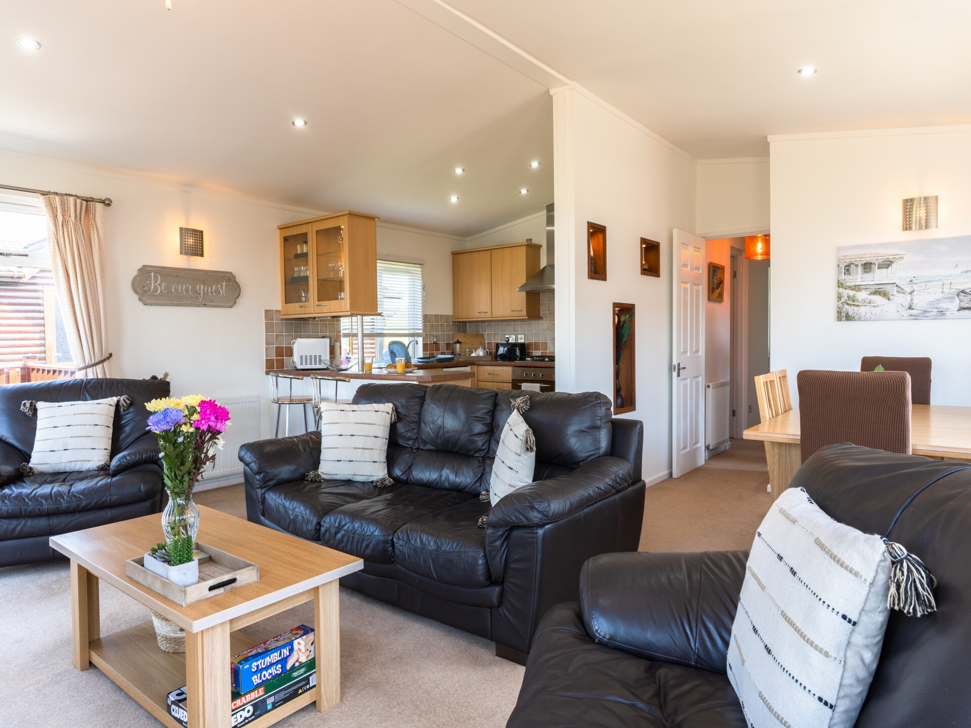 Ruim, huisdiervriendelijk chalet voor 6 met zwembad bij Whitsand Bay - foto 8