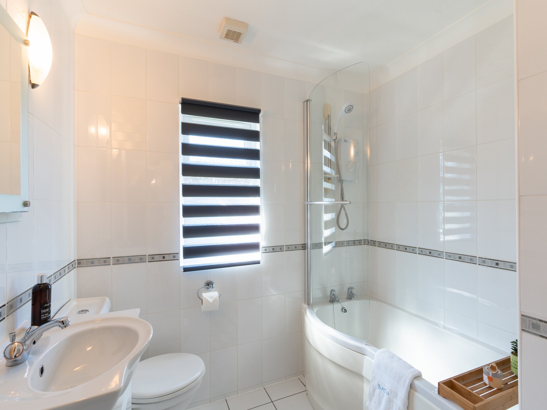 Ruim, huisdiervriendelijk chalet voor 6 met zwembad bij Whitsand Bay - foto 20