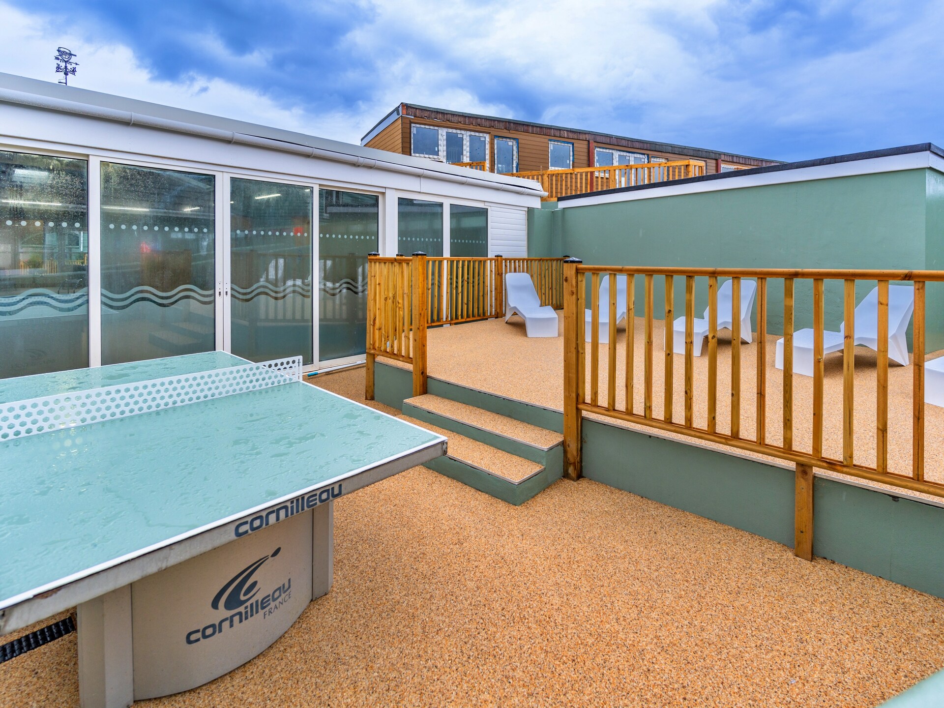Ruim, huisdiervriendelijk chalet voor 6 met zwembad bij Whitsand Bay - foto 24