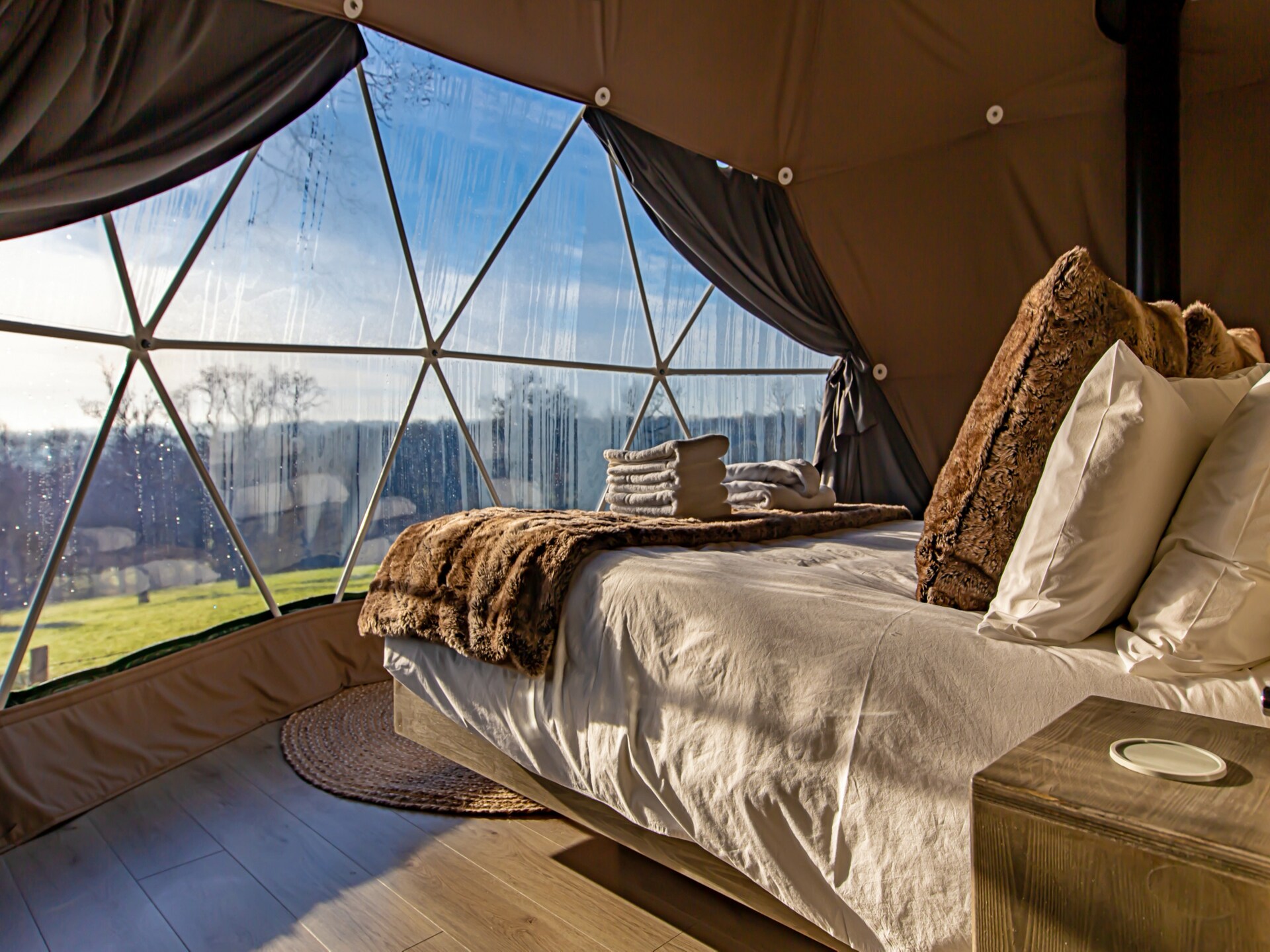 Luxe glamping koepel met hot tub en panoramisch uitzicht op Kent - foto 7
