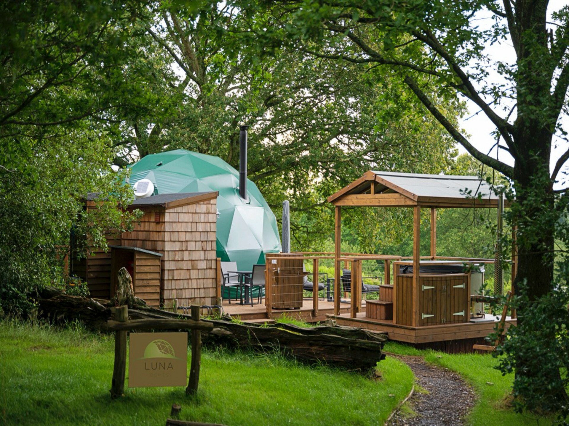 Luxe glamping koepel met hot tub en panoramisch uitzicht op Kent - foto 1