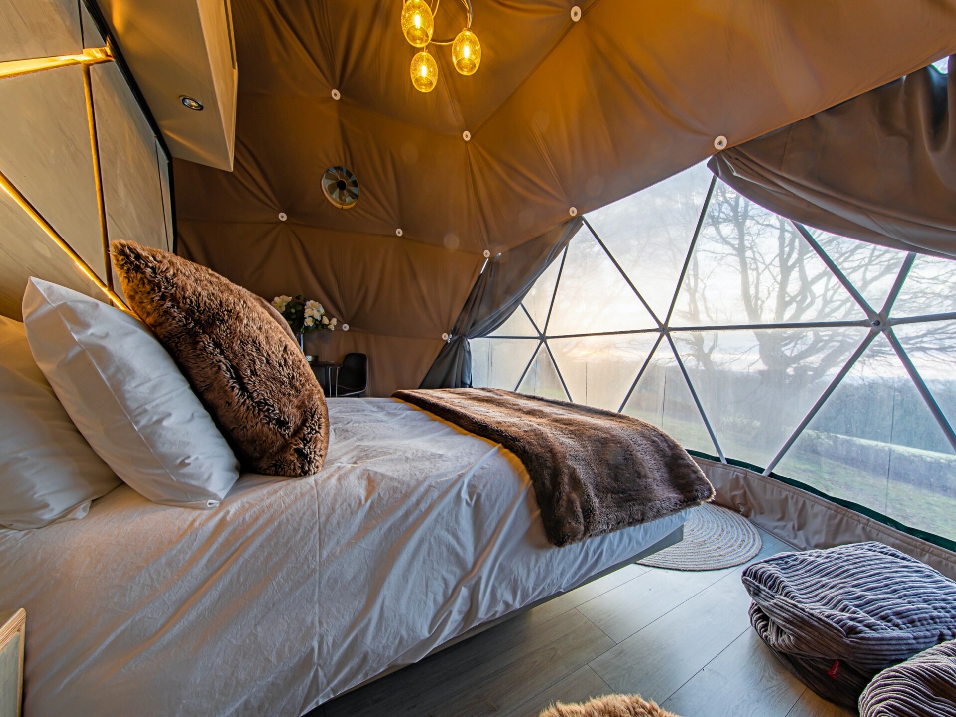 Luxe glamping koepel met hot tub en panoramisch uitzicht op Kent - foto 3