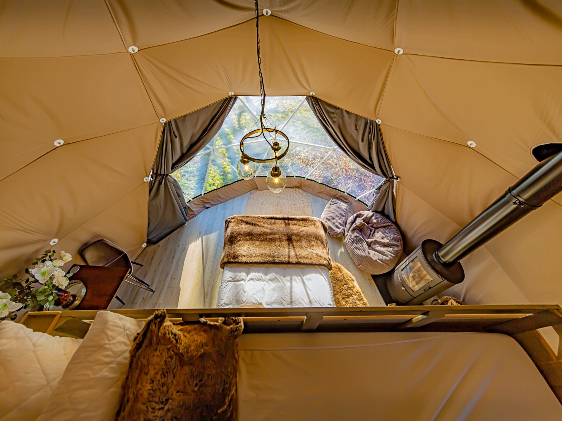 Luxe glamping koepel met hot tub en panoramisch uitzicht op Kent - foto 8
