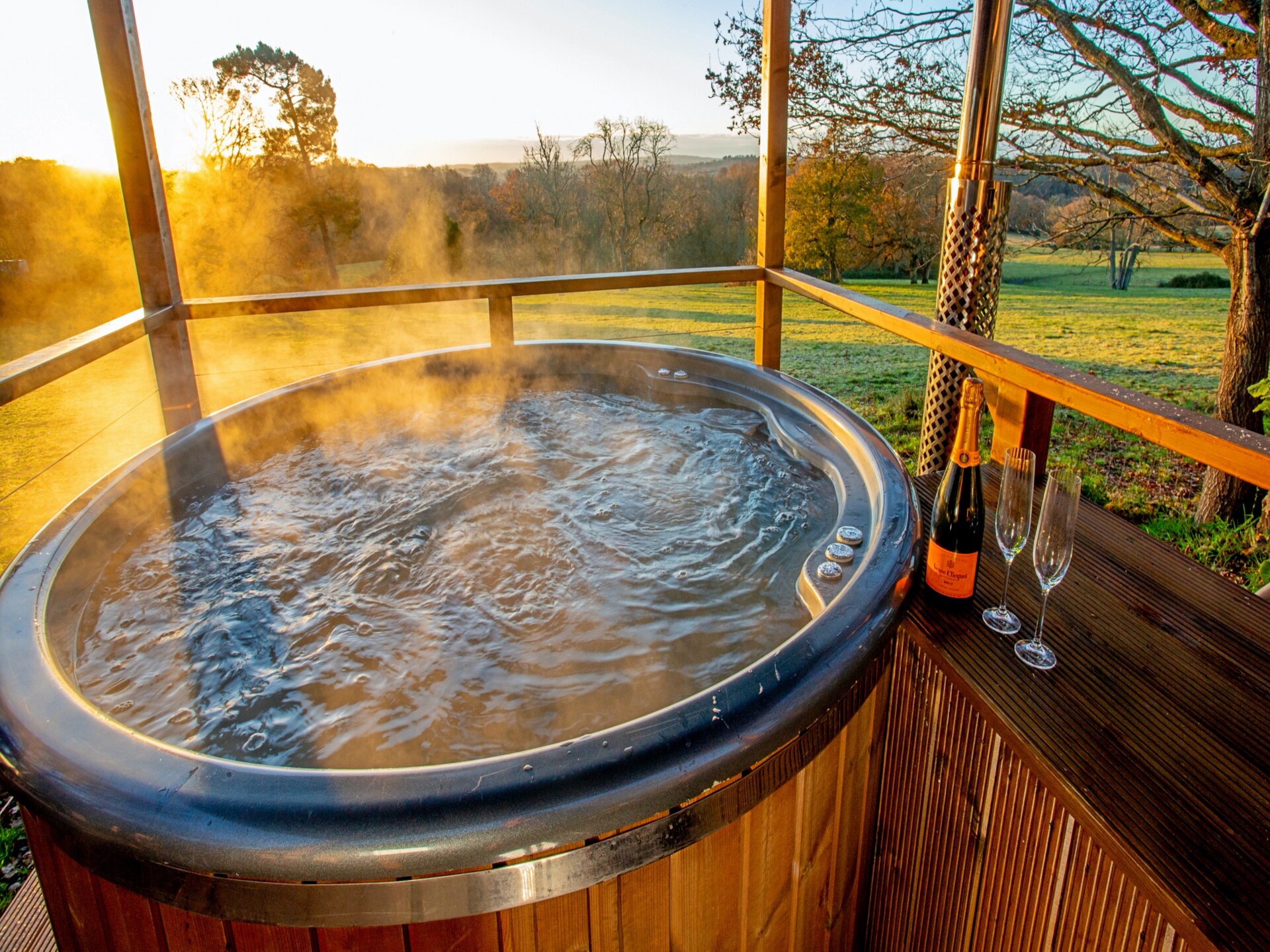 Luxe glamping koepel met hot tub en panoramisch uitzicht op Kent - foto 10
