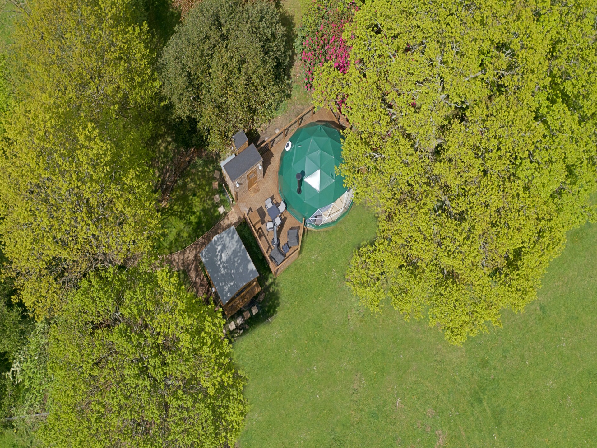 Luxe glamping koepel met hot tub en panoramisch uitzicht op Kent - foto 5