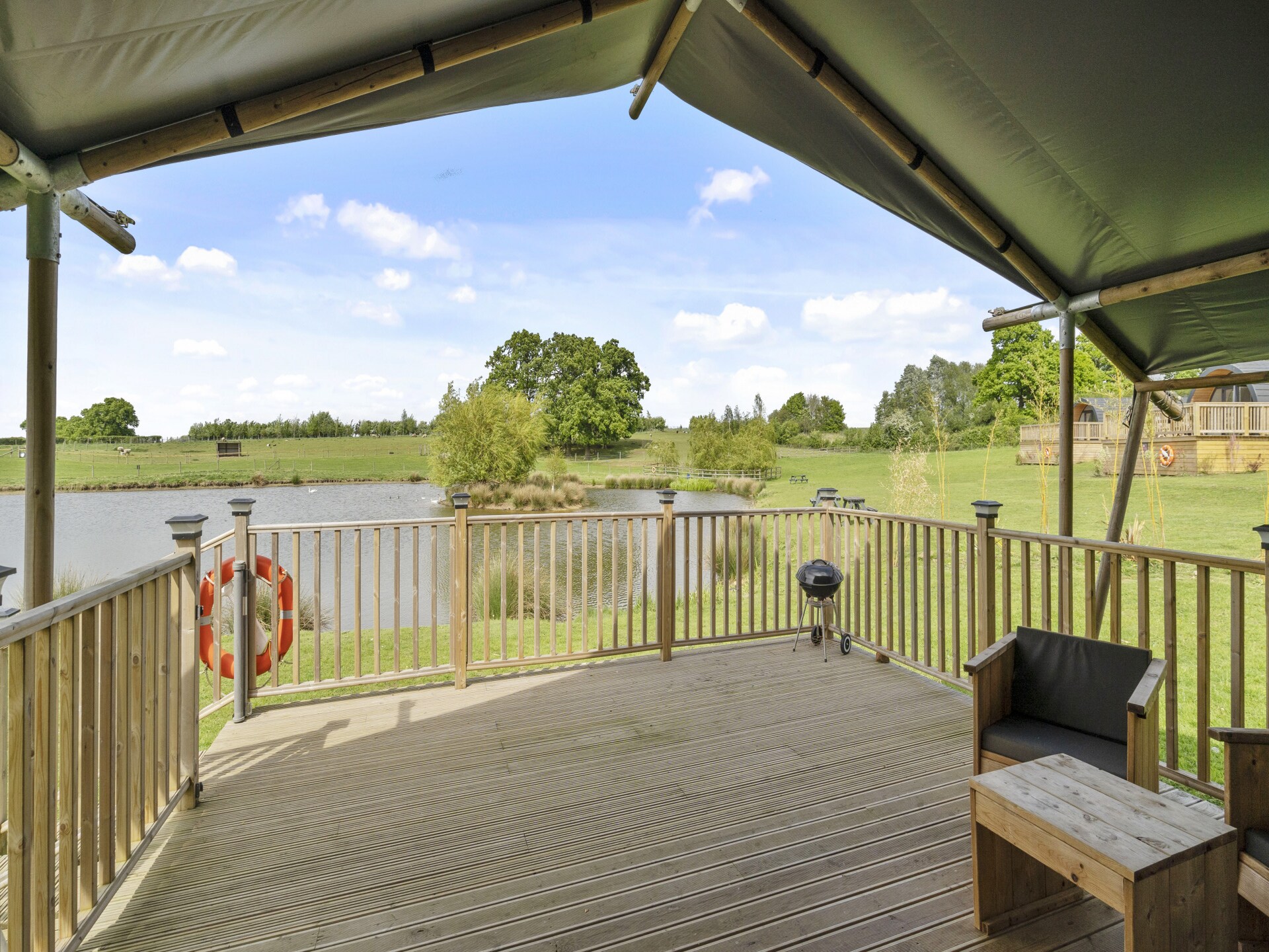 Safaritent aan meer op privéboerderij met hottub, vlakbij Hertford - foto 7