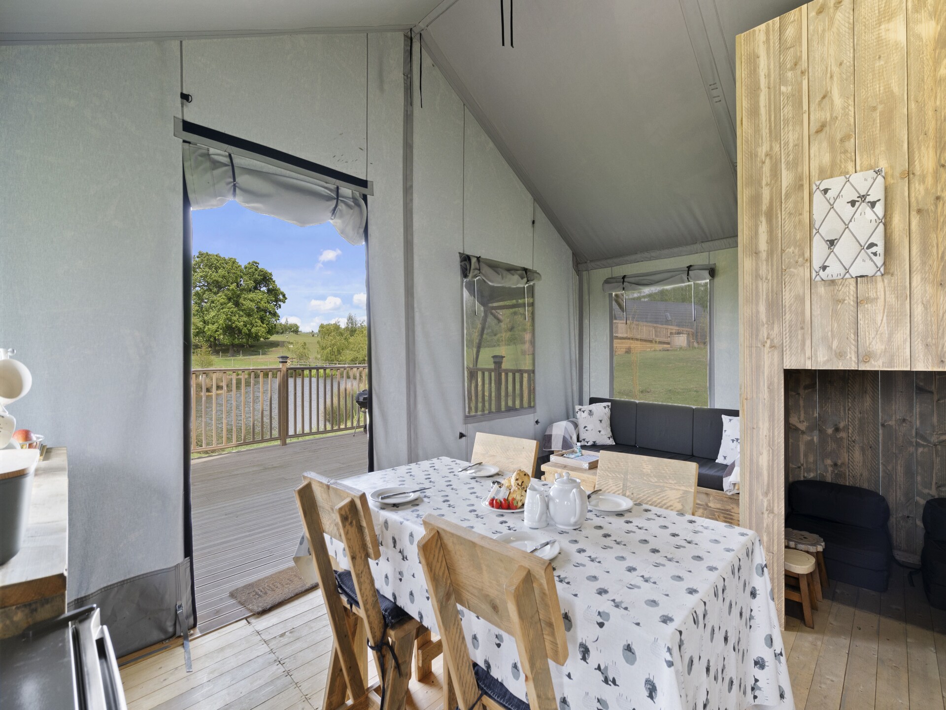 Safaritent aan meer op privéboerderij met hottub, vlakbij Hertford - foto 2