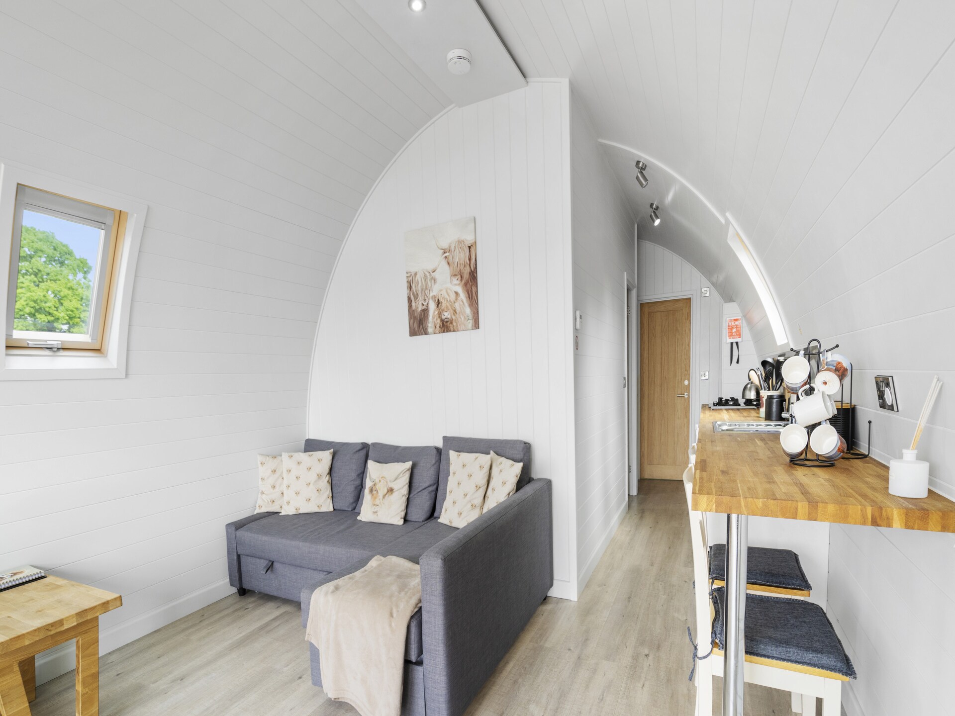 Knus chalet aan het meer met hottub en boerderij, vlakbij Hertford - foto 1