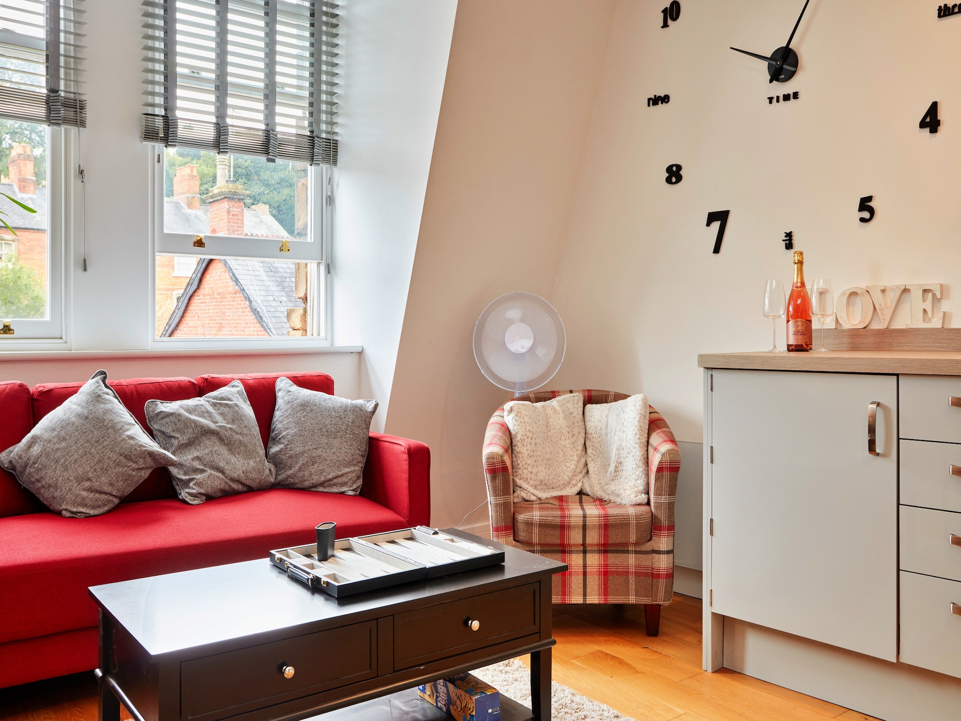 Stijlvol appartement Shaky's Penthouse in hartje Matlock - foto 1