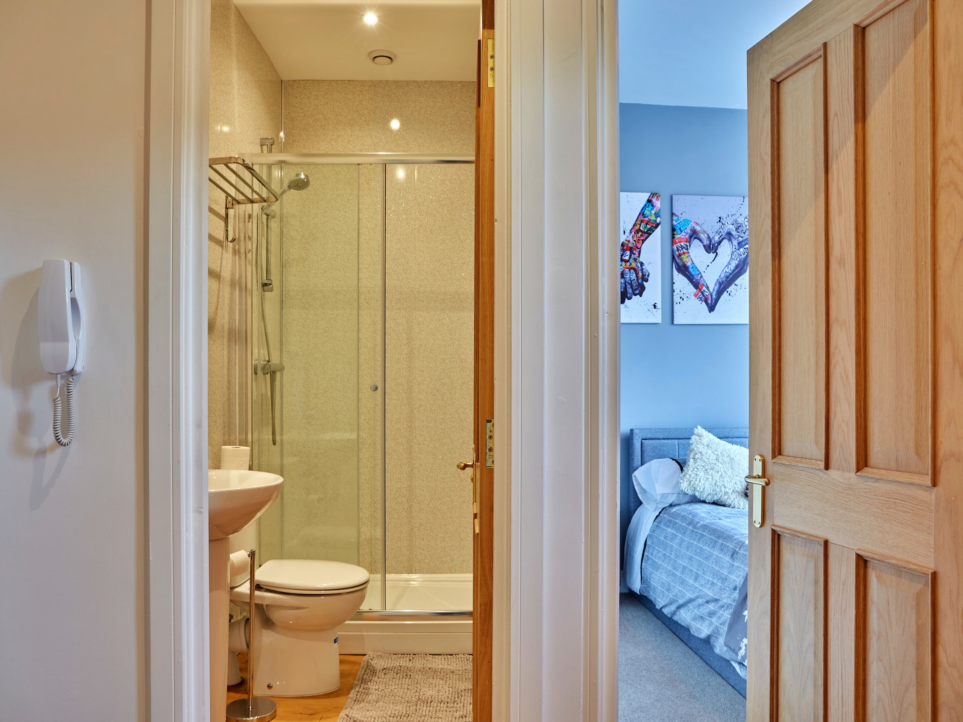 Stijlvol appartement Shaky's Penthouse in hartje Matlock - foto 12