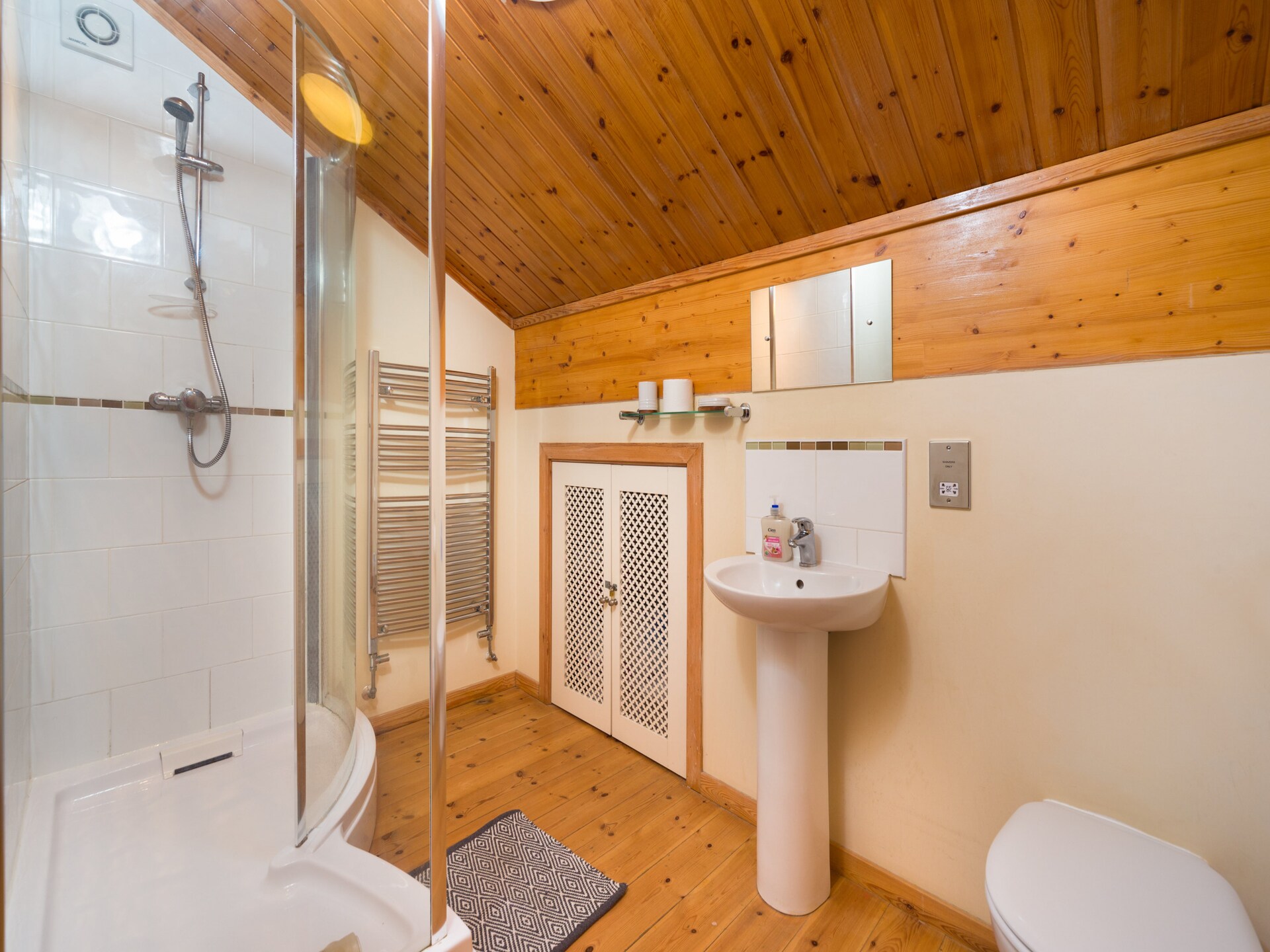Puddleduck: Scandinavische lodge aan het meer in Fritton, Norfolk - foto 16