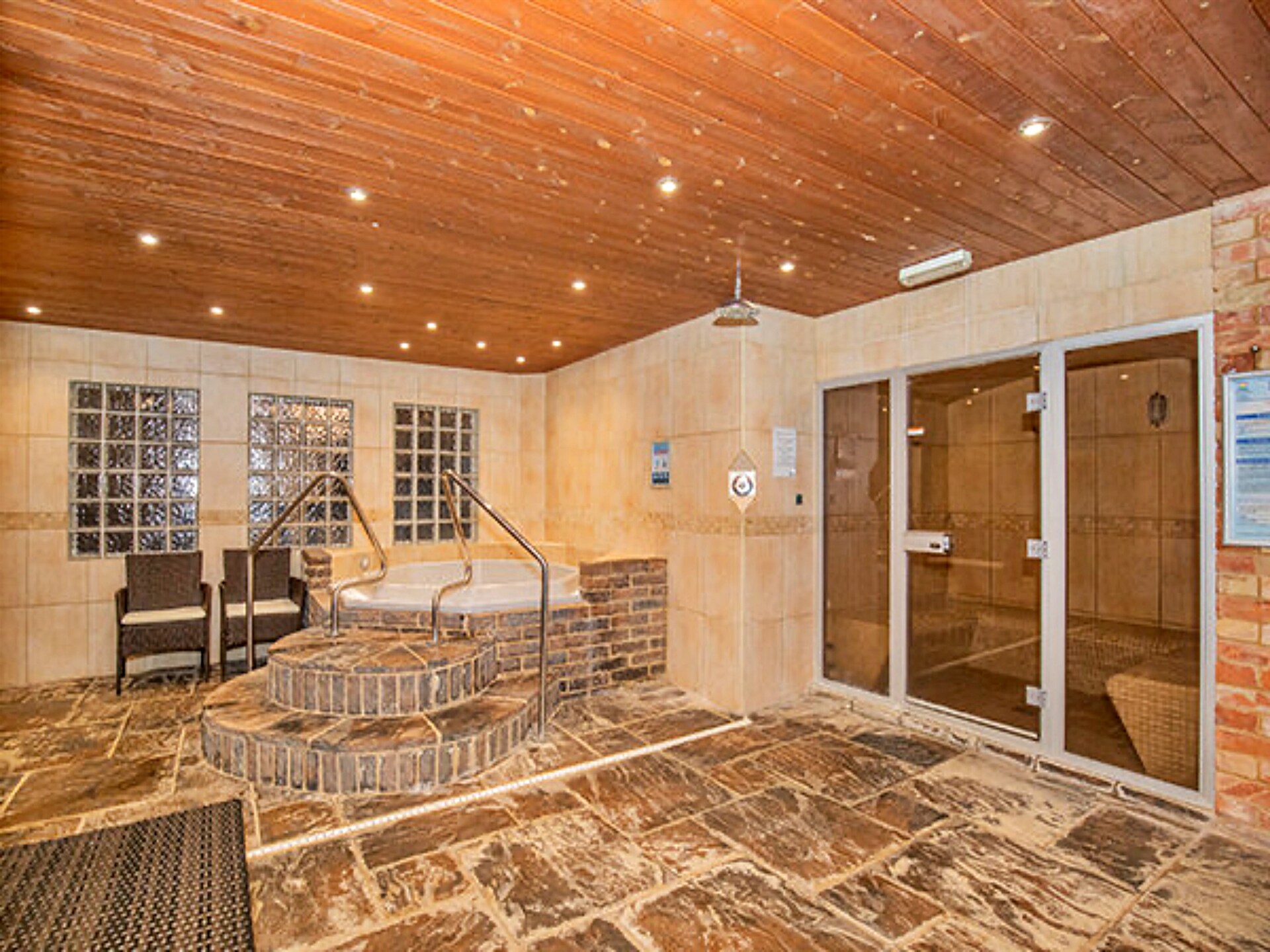 Puddleduck: Scandinavische lodge aan het meer in Fritton, Norfolk - foto 27