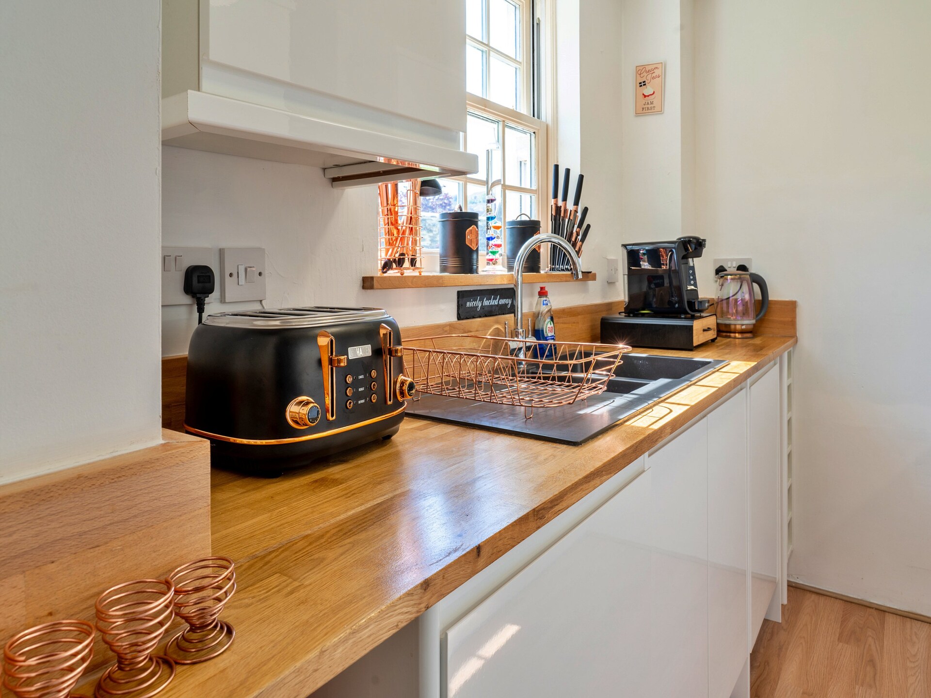 Verscholen cottage in Millbrook: privé-zuidvleugel met serre en spelletjes - foto 4