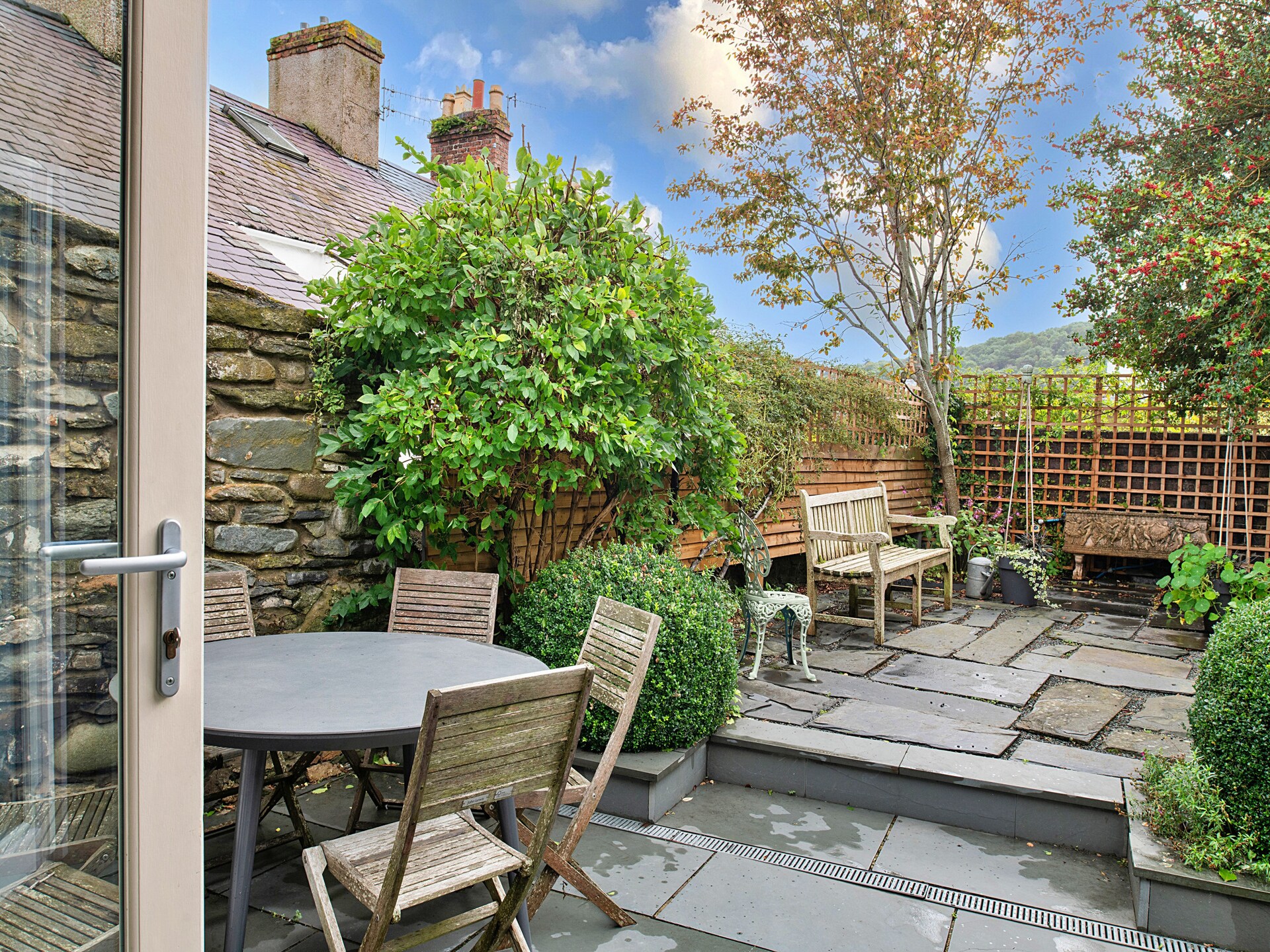 15e-eeuws landhuis in Conwy met uitzicht op het kasteel en zonnige tuin - foto 19