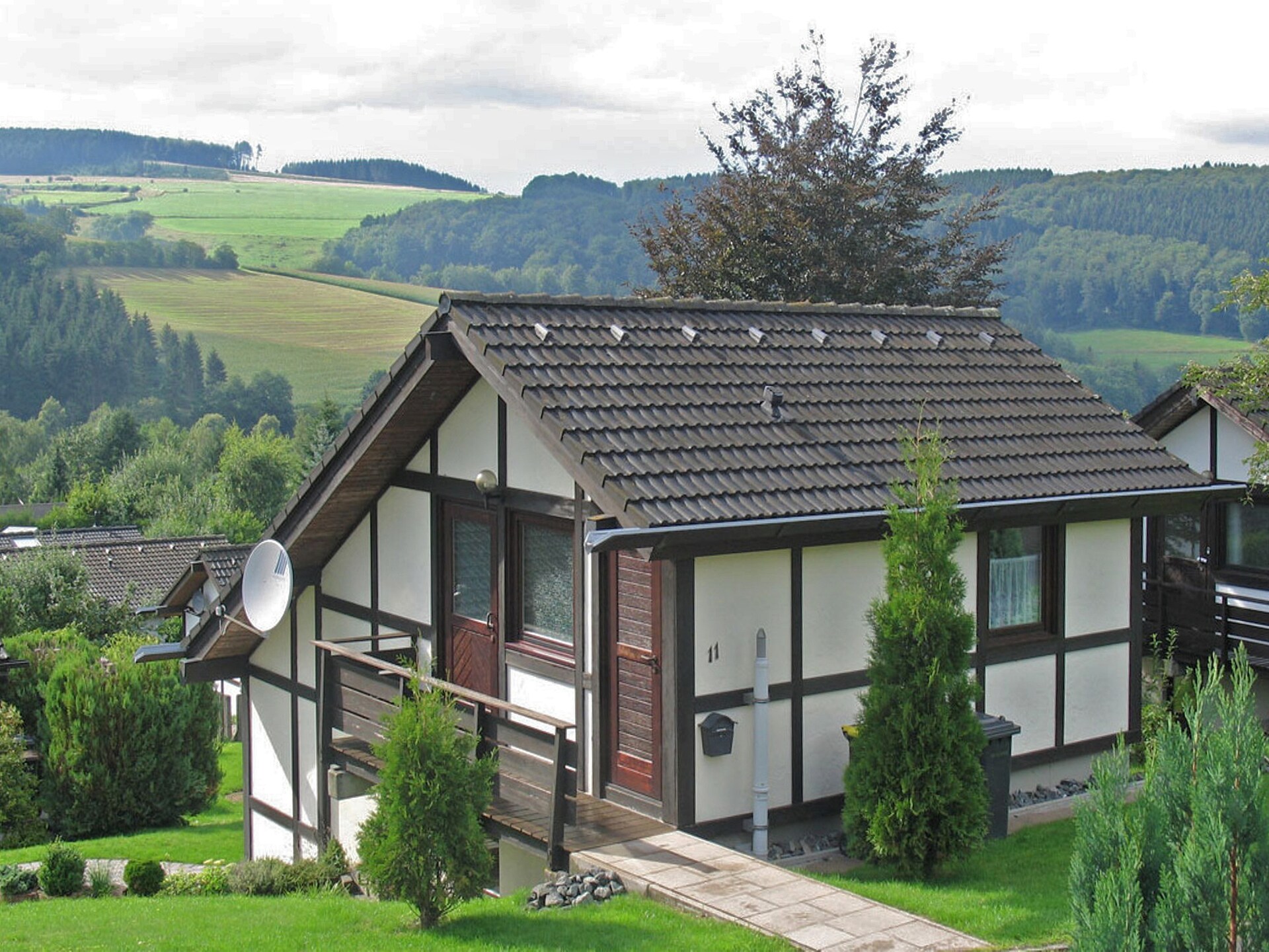 Vrijstaand vakantiehuis in bosrijke omgeving bij Meschede-Hennesee - foto 1