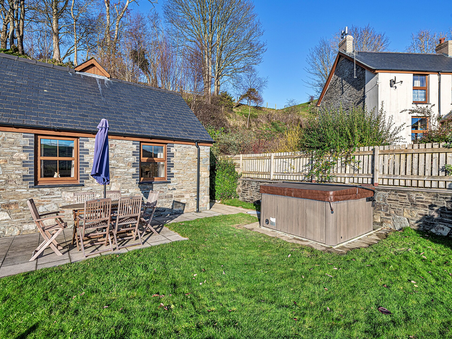 Ruim landhuis met hot tub en tuin, vlakbij Cardigan Bay - foto 26